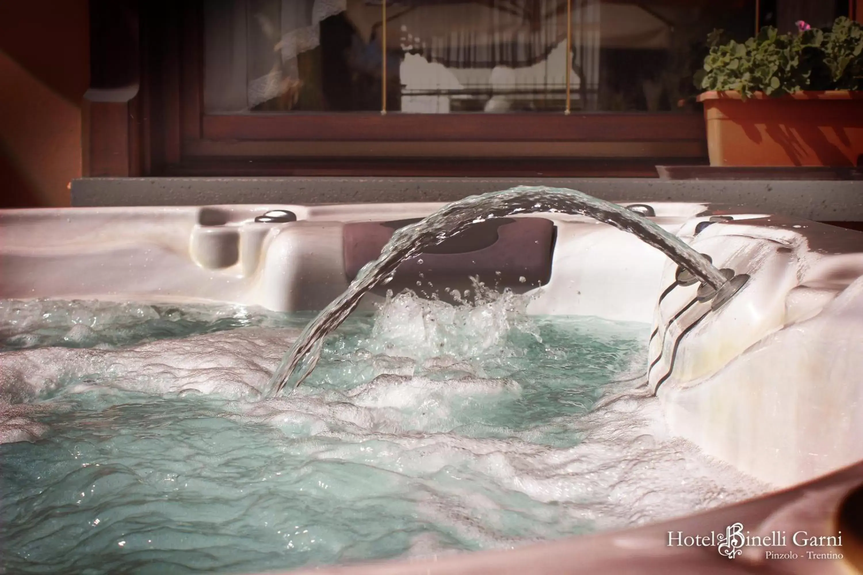 Hot Tub in Hotel Binelli
