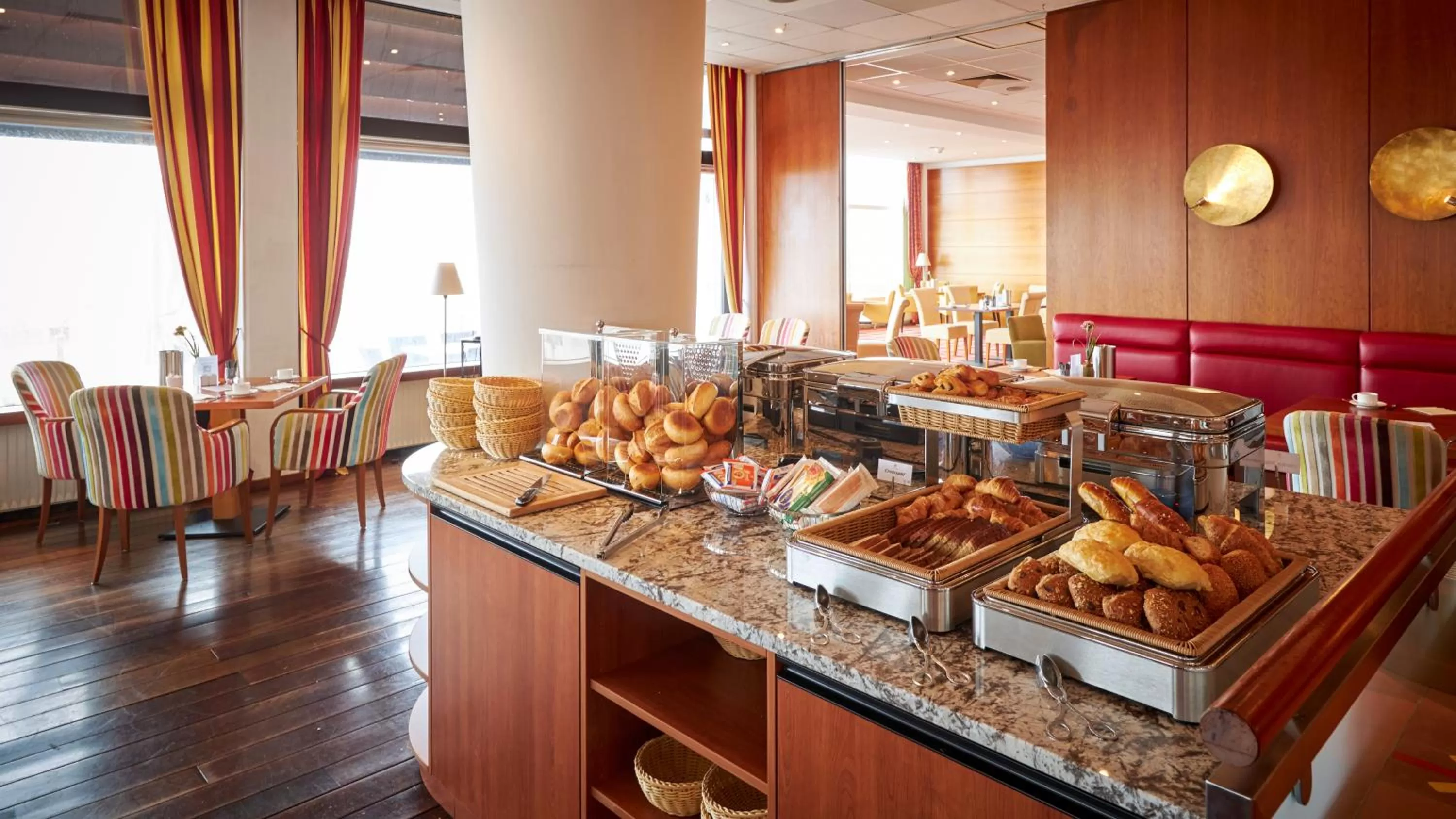 Buffet breakfast in Strandhotel VierJahresZeiten