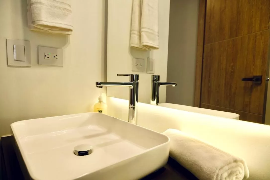 Bathroom in Kubik apartments in Exclusive Virrey