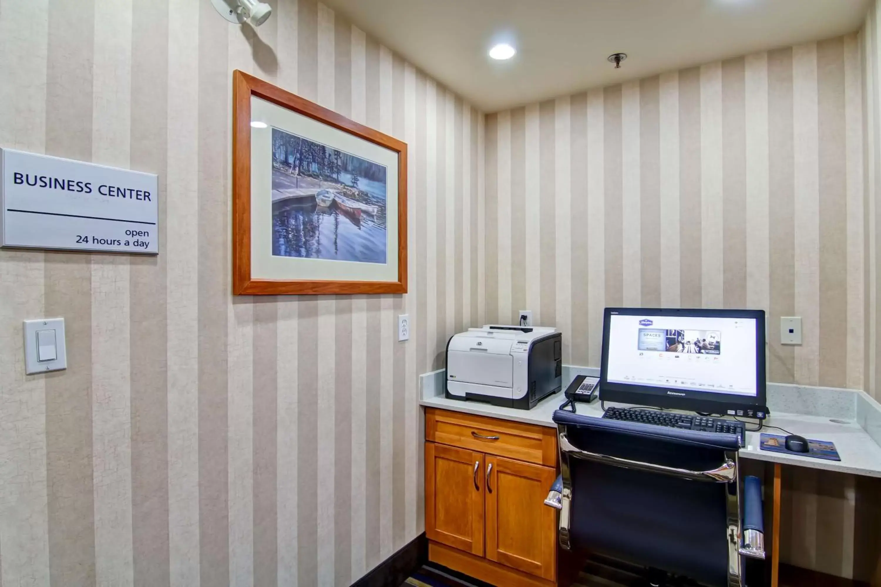 Business facilities, Business Area/Conference Room in Hampton Inn by Hilton Kamloops