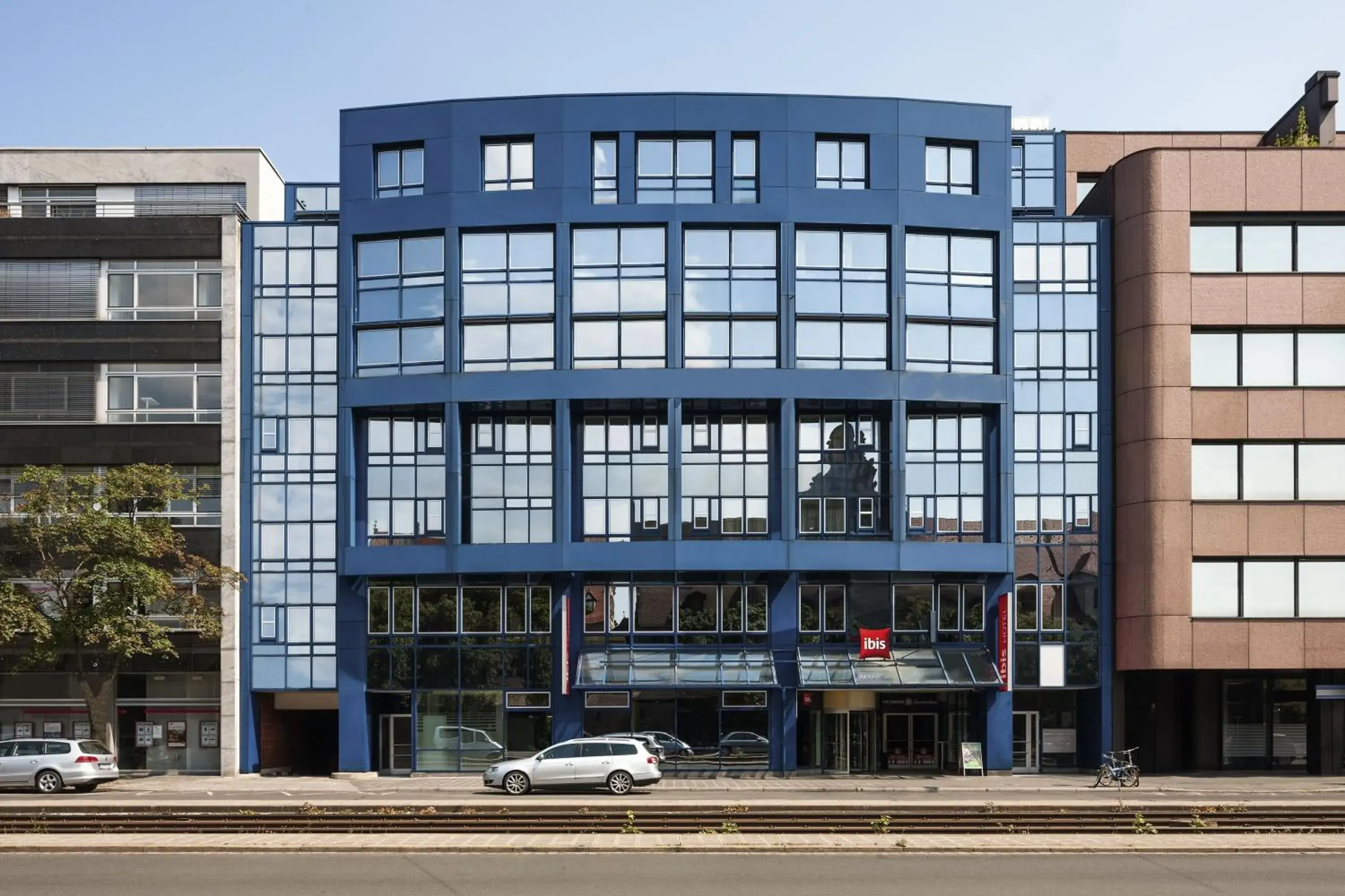 Facade/entrance, Property Building in Ibis Nuernberg Hauptbahnhof