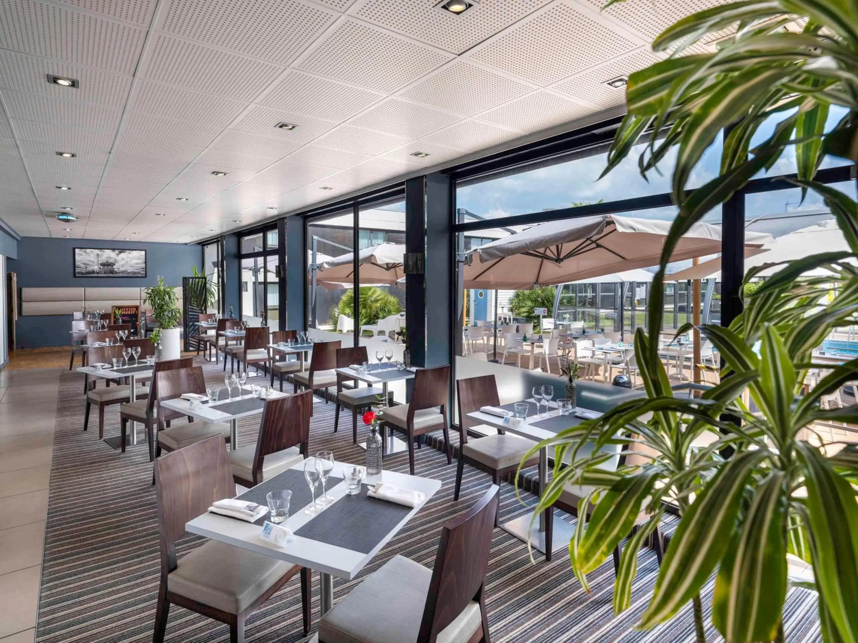 Restaurant/Places to Eat in Novotel Nantes Carquefou