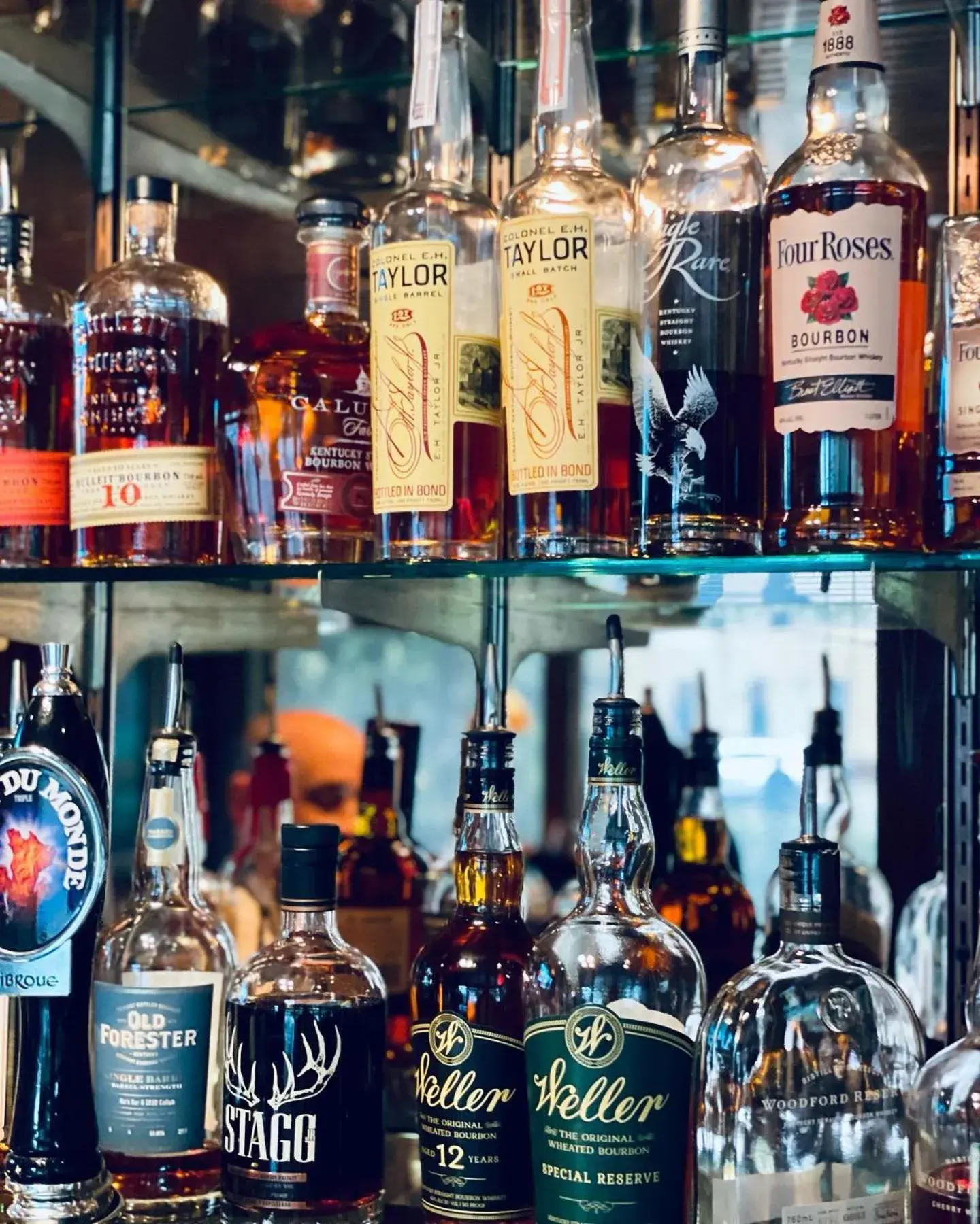 Lounge or bar, Drinks in Nicollet Island Inn