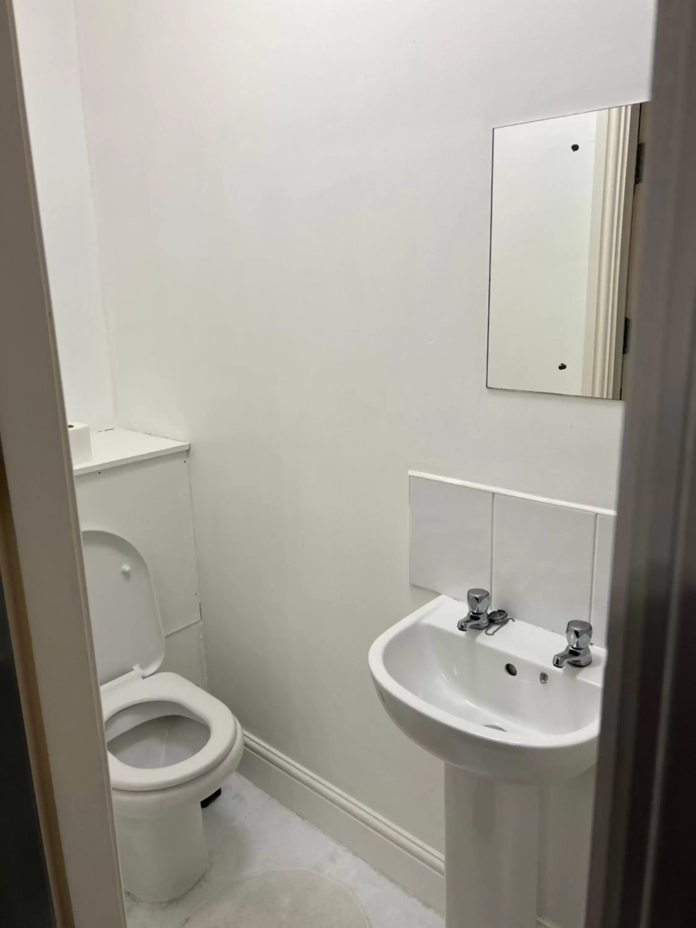 Bathroom in Blackpool Central Hotel