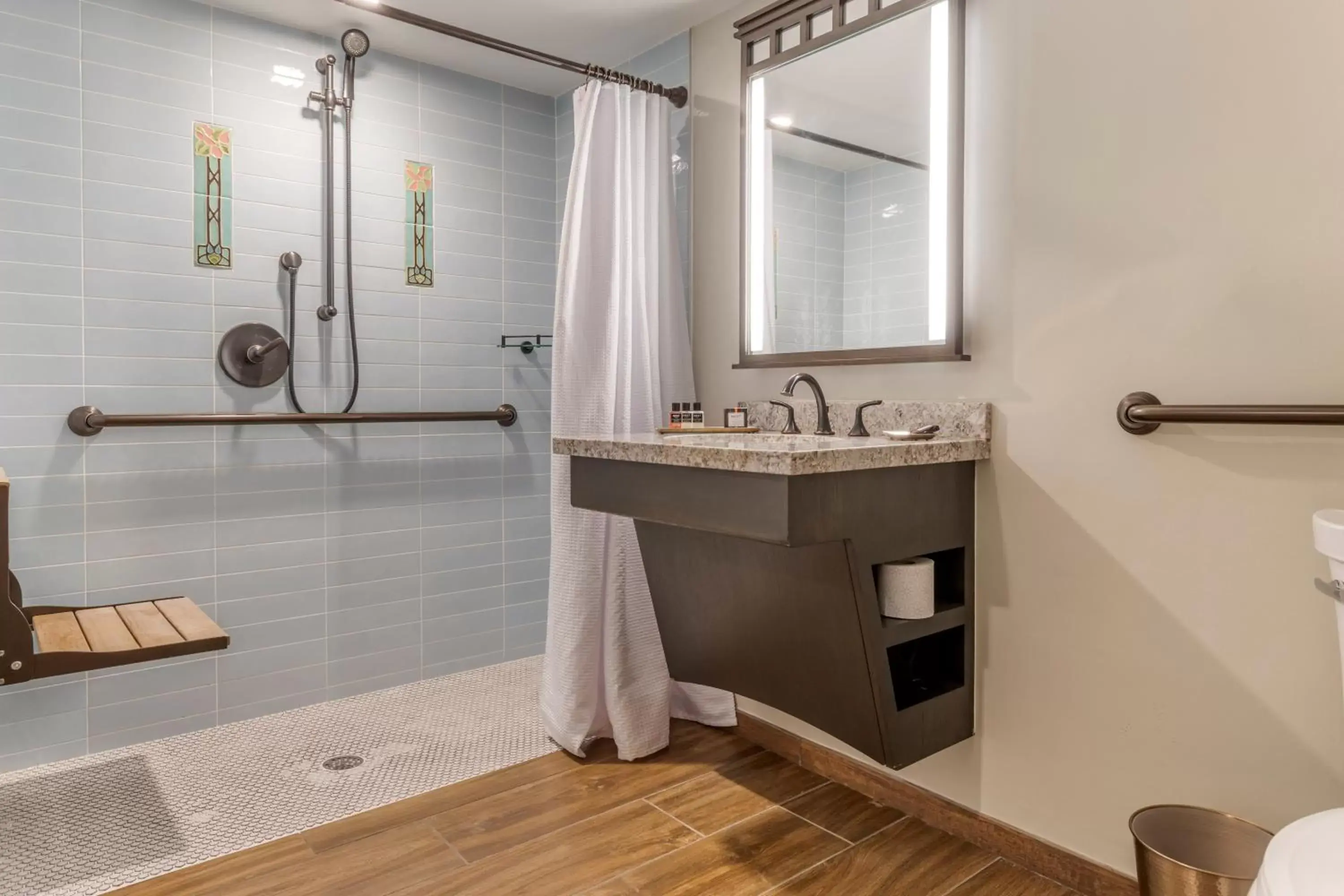 Accessible Resort Room 1 King Bed- Roll-in Shower  in The Omni Grove Park Inn - Asheville