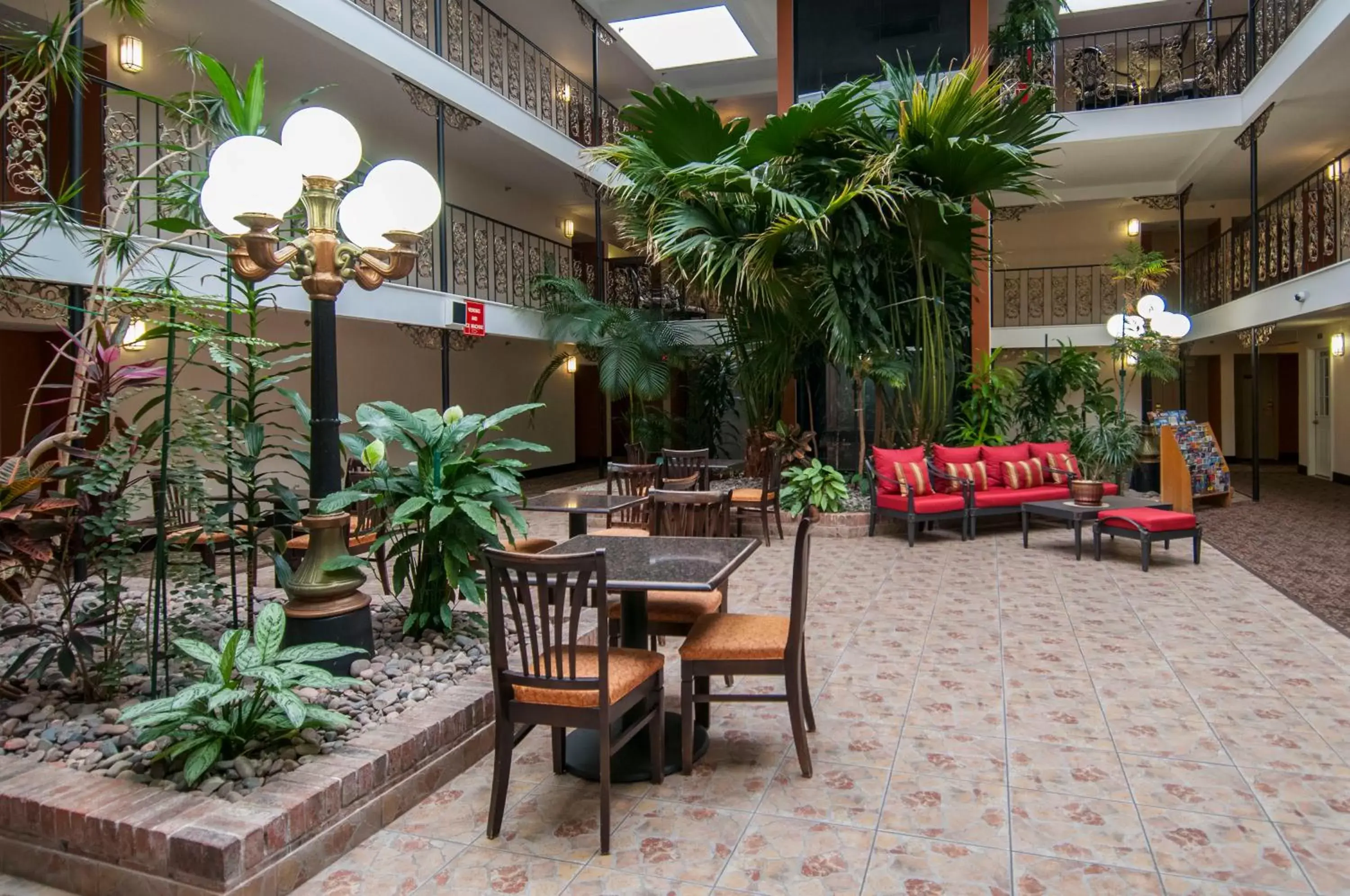 Area and facilities in Governors Suites Hotel Oklahoma City Airport Area