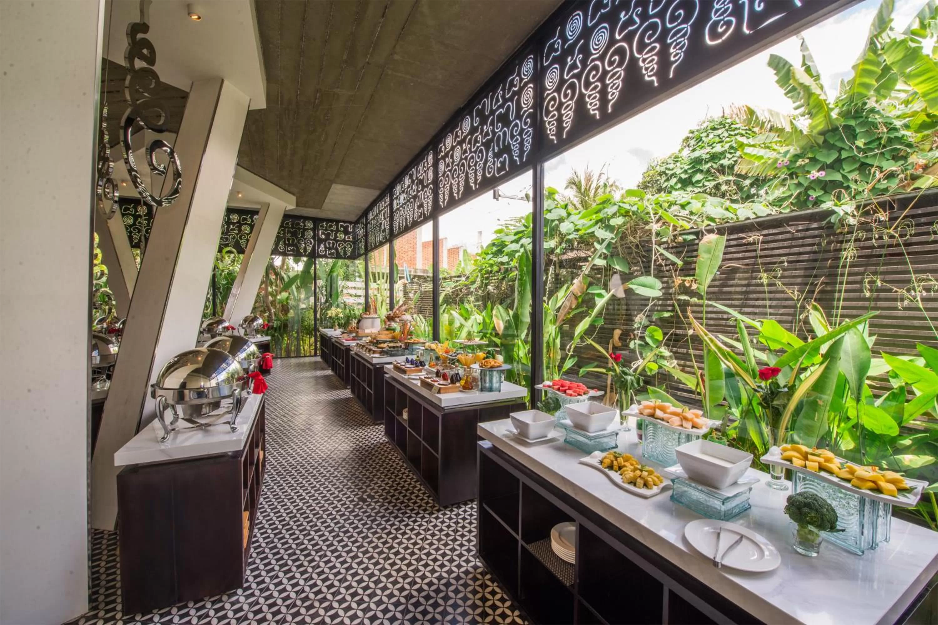 Restaurant/places to eat in Metta Residence & Spa