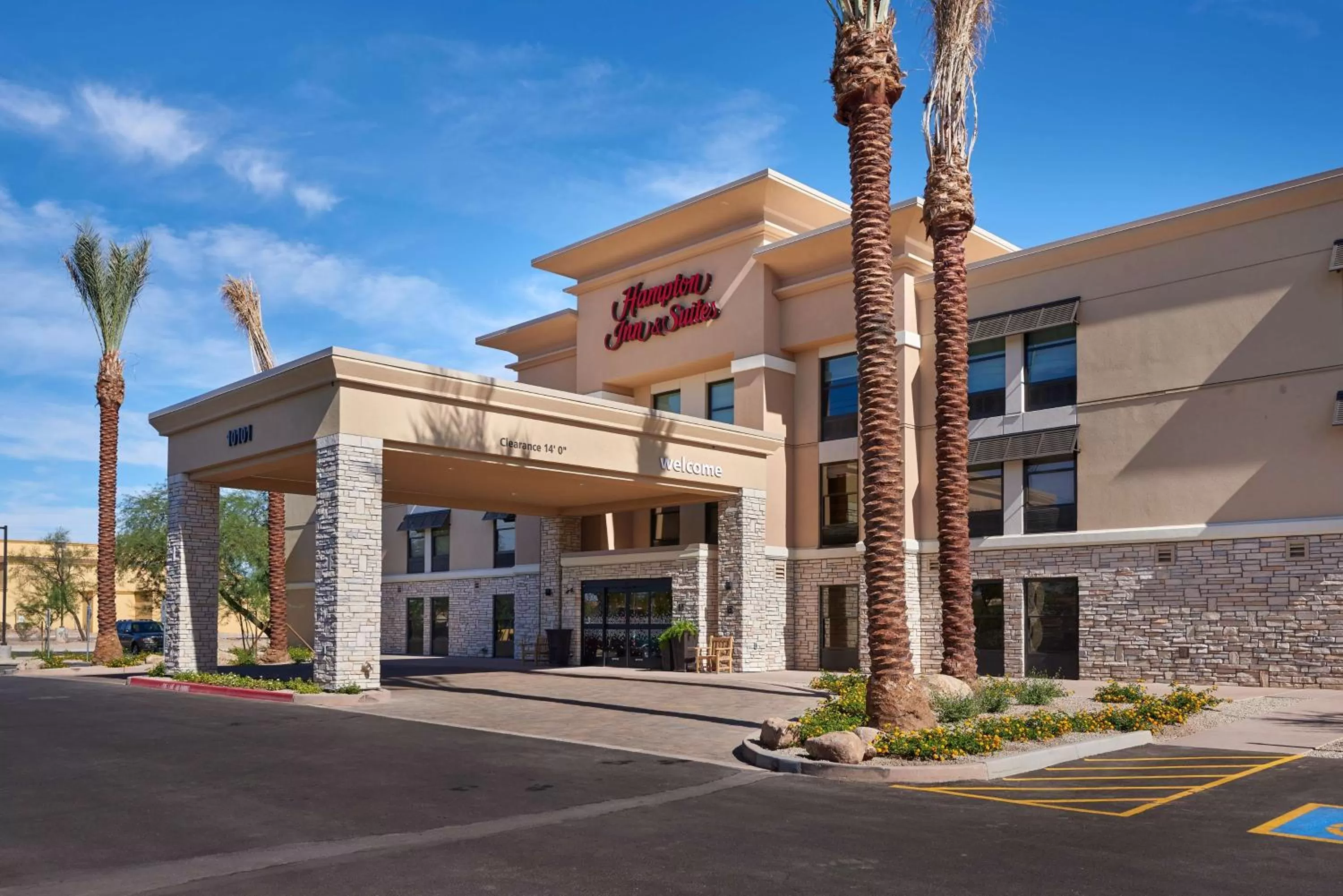 Property building in Hampton Inn & Suites Scottsdale On Shea Blvd