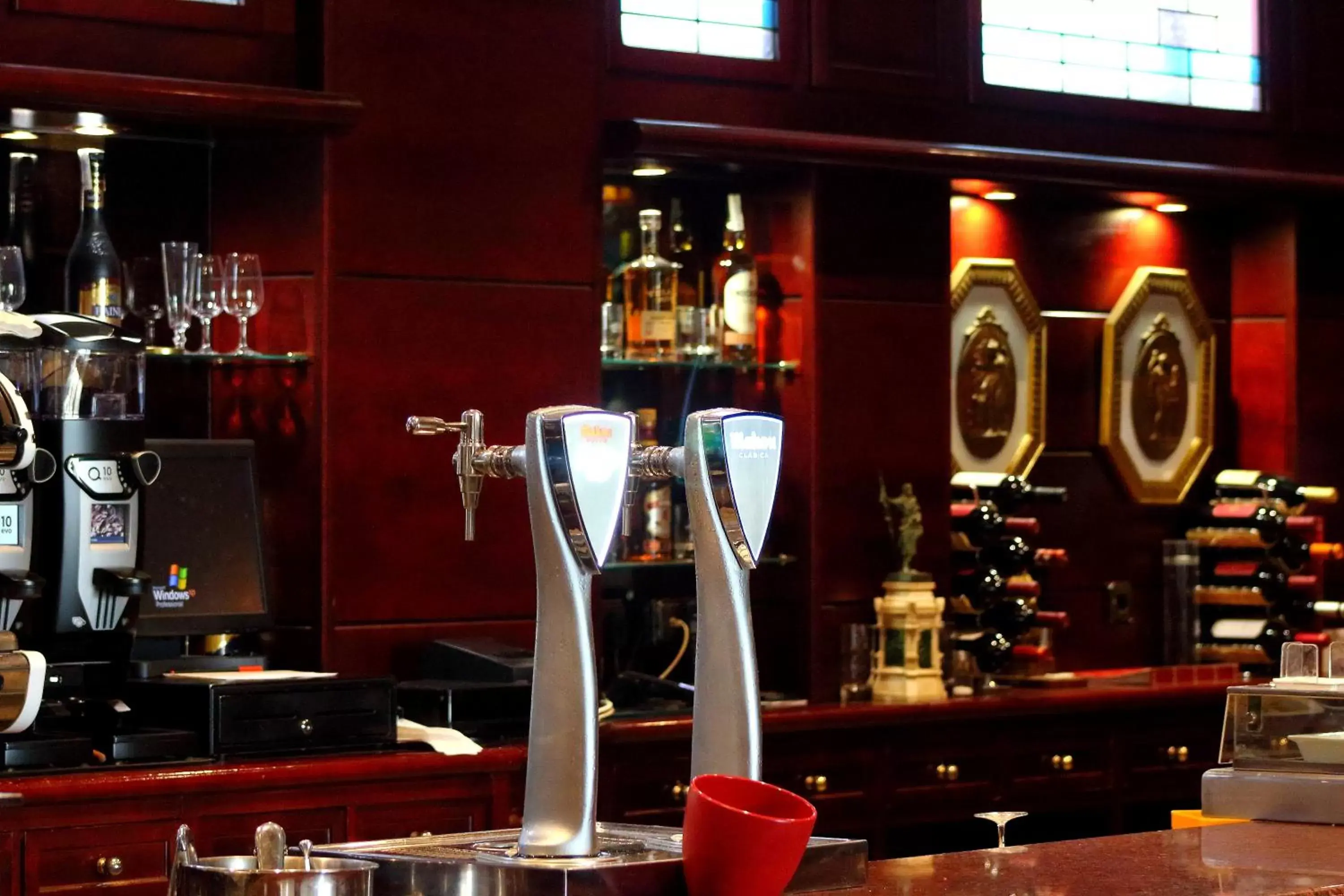 Alcoholic drinks, Lounge/Bar in Hotel Conde Ansúrez