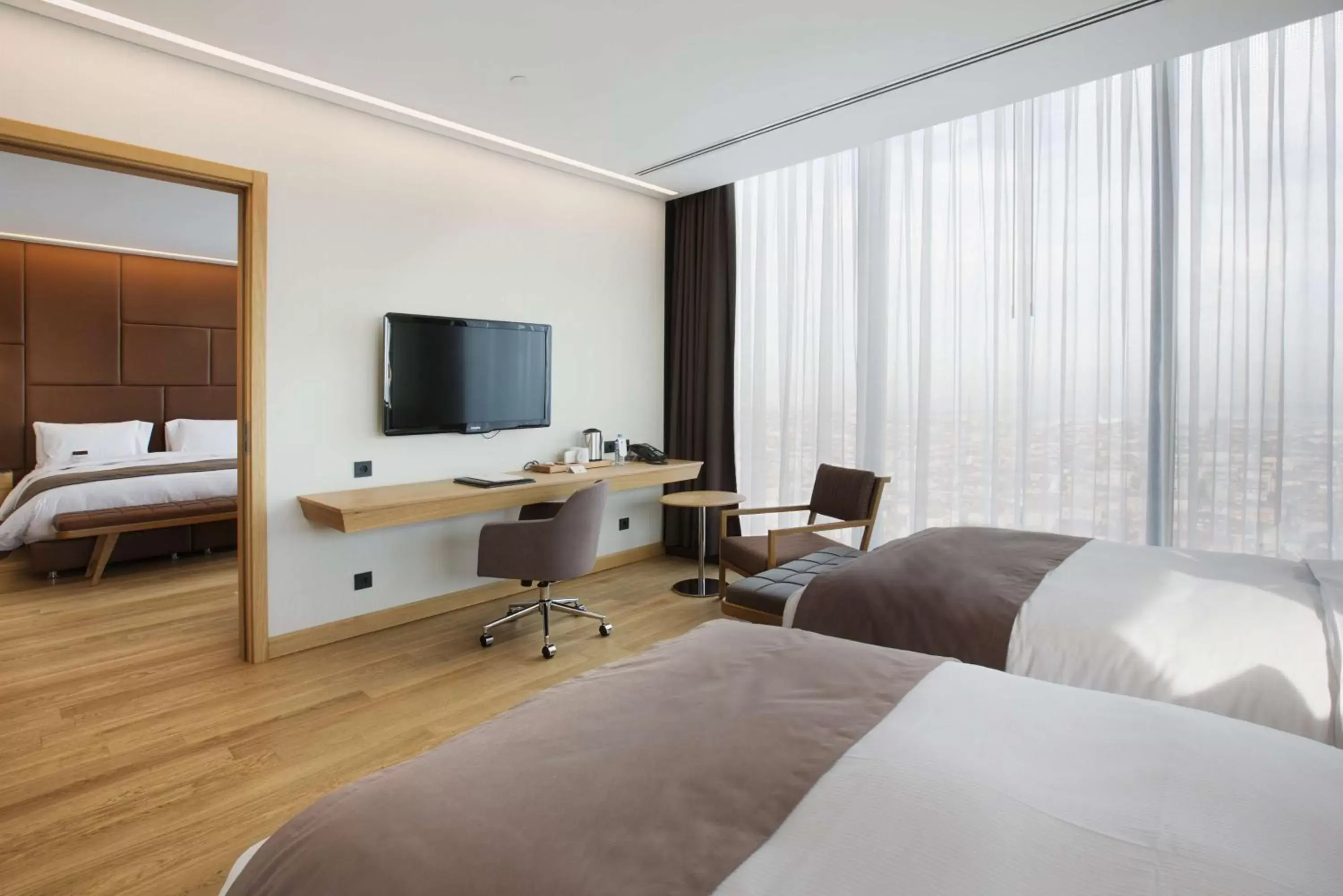 Bed, TV/Entertainment Center in DoubleTree by Hilton Istanbul-Avcilar