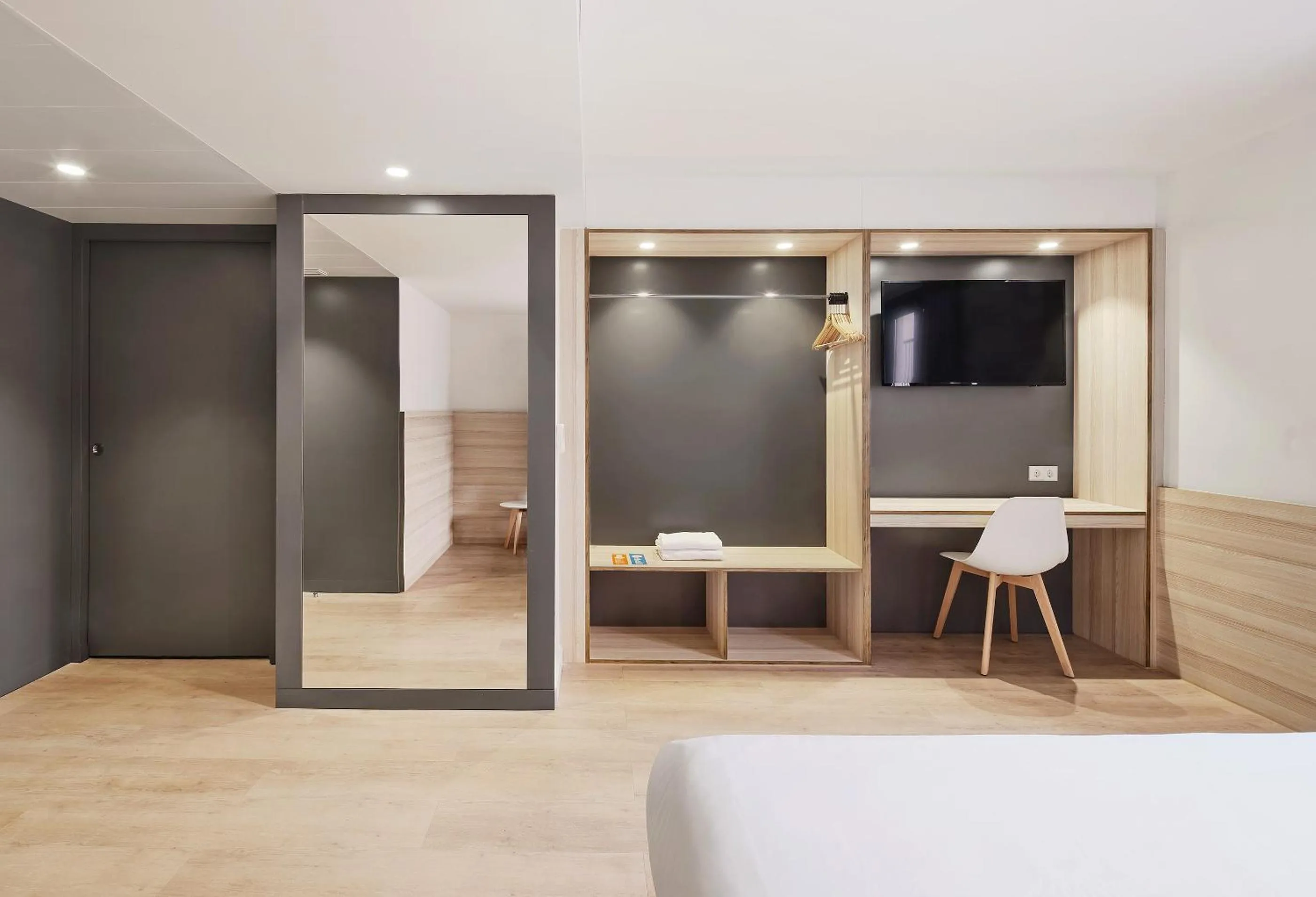 TV and multimedia in Hostal Lami