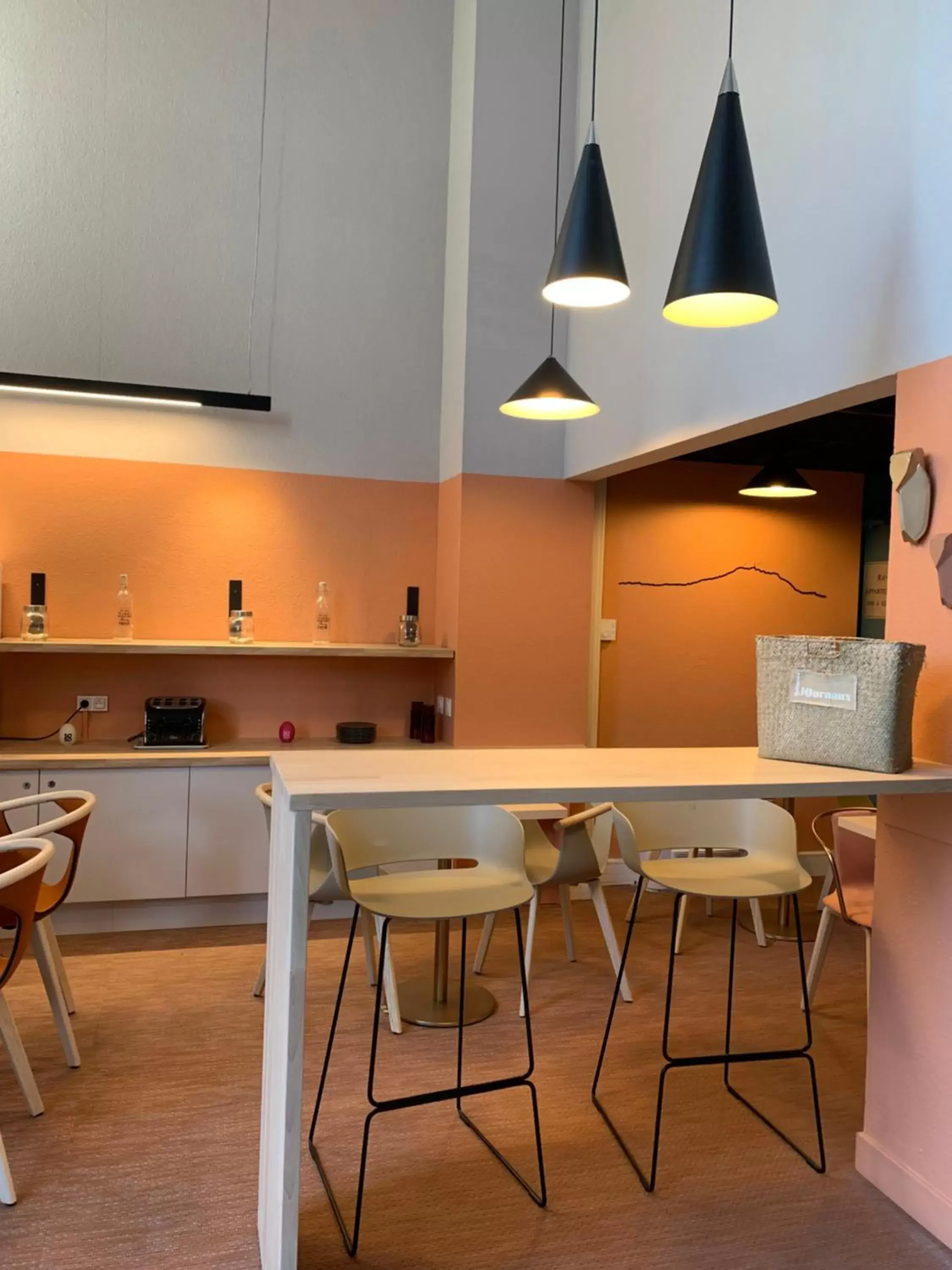 Breakfast, Kitchen/Kitchenette in City Résidence Aix-en-Provence