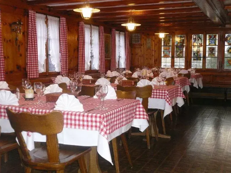 Restaurant/Places to Eat in Gasthaus Tübli Gersau
