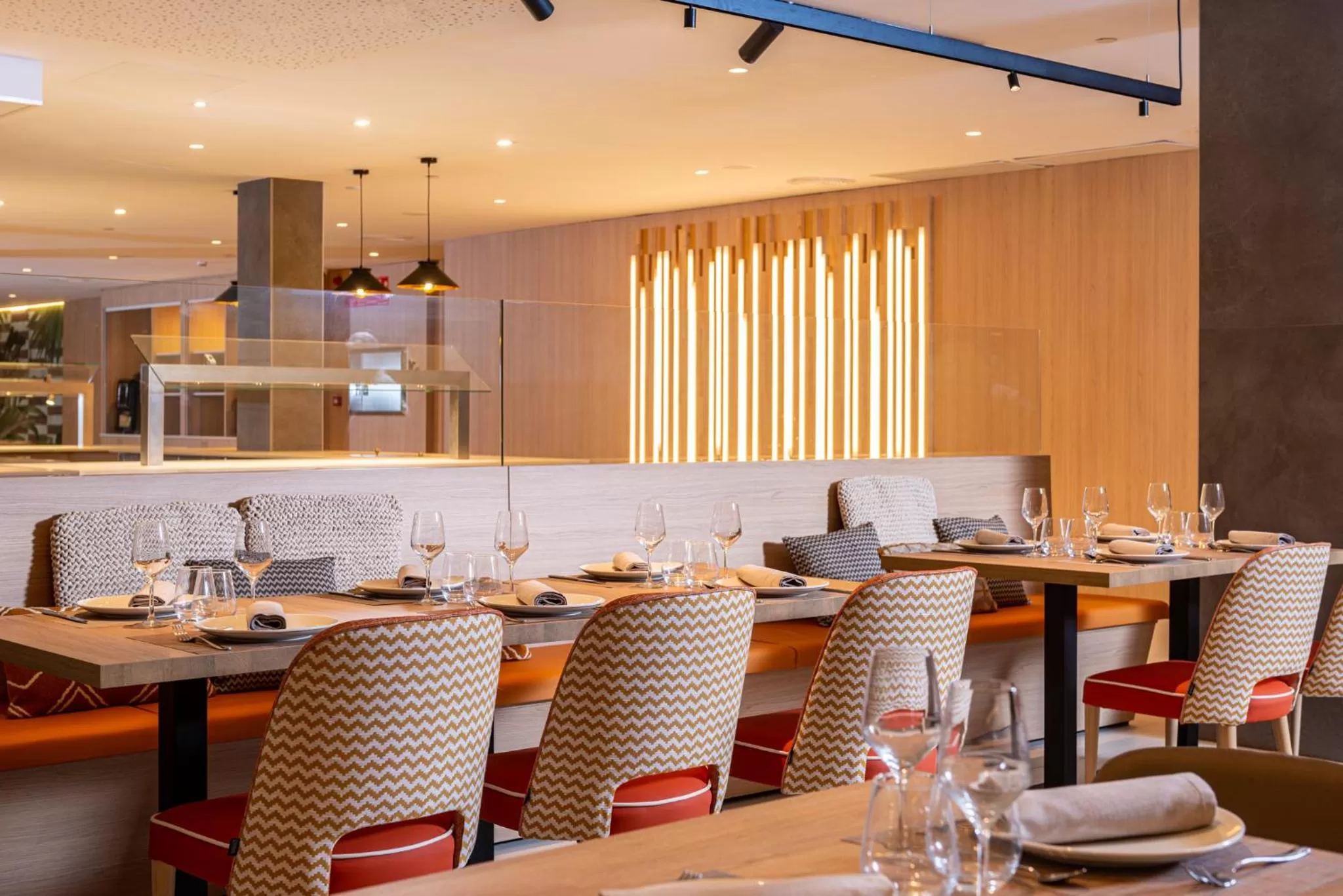 Restaurant/places to eat in L'Azure Hotel 4* Sup