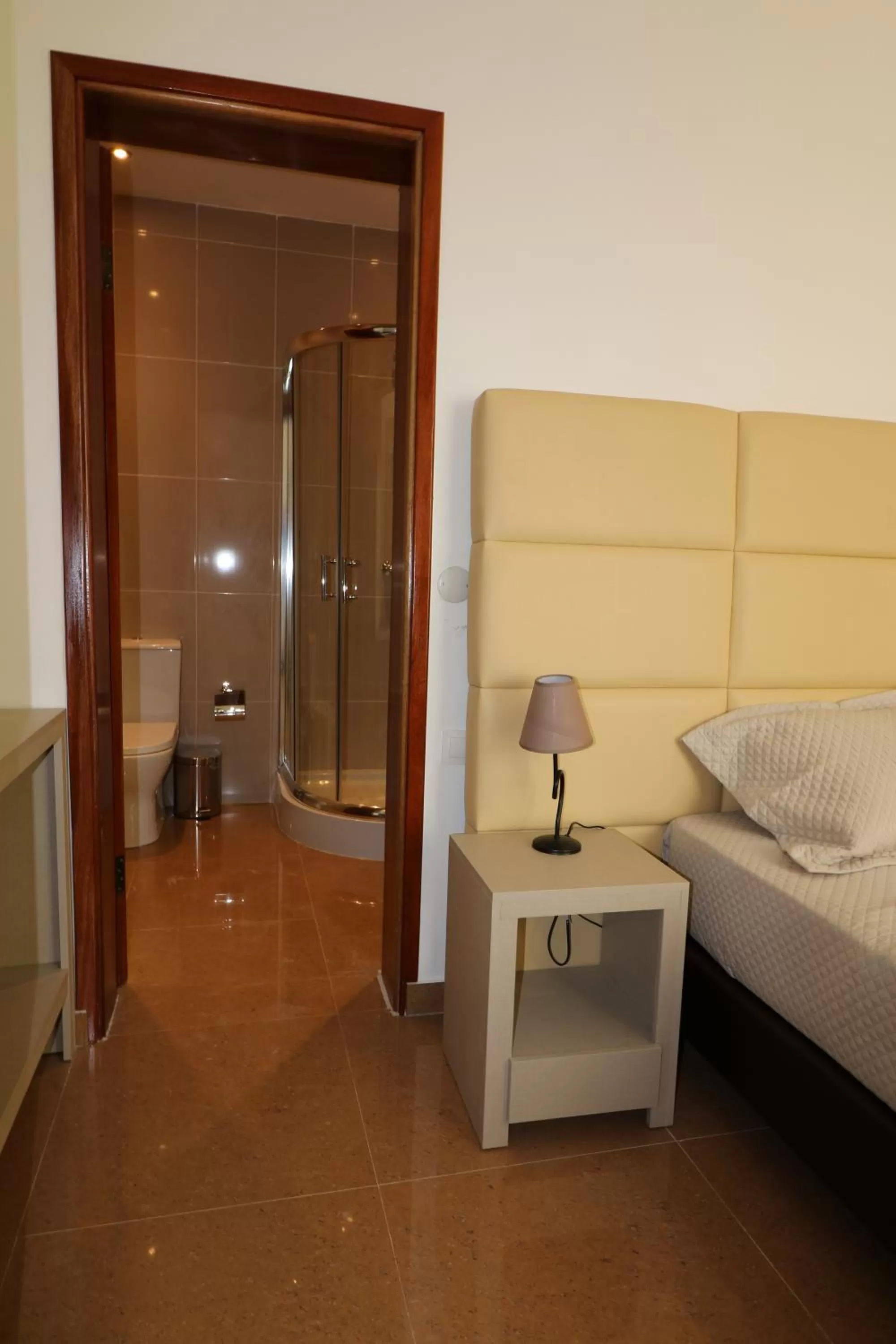 Bathroom, Bed in Vista Mar