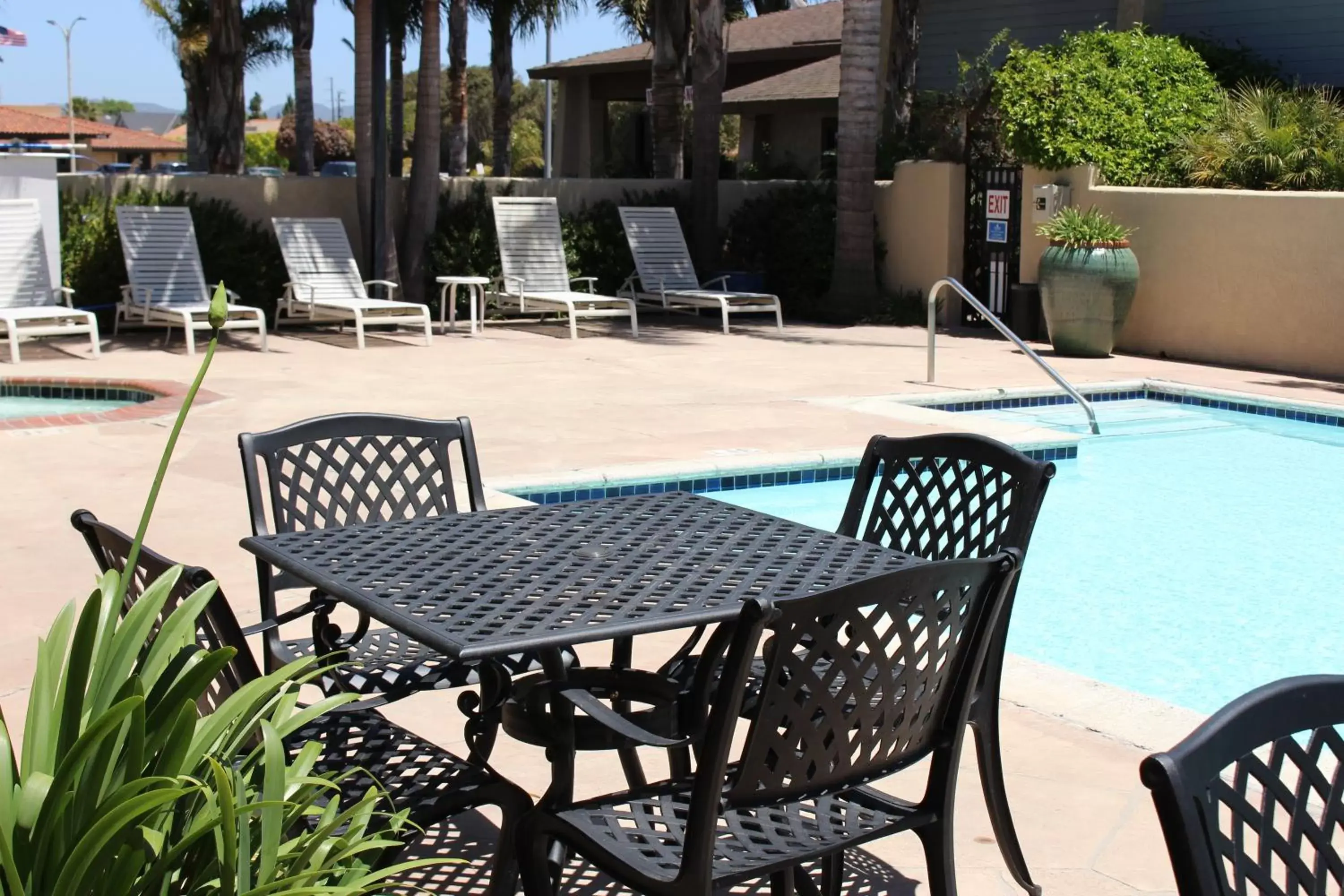 Swimming Pool in O'Cairns Inn and Suites