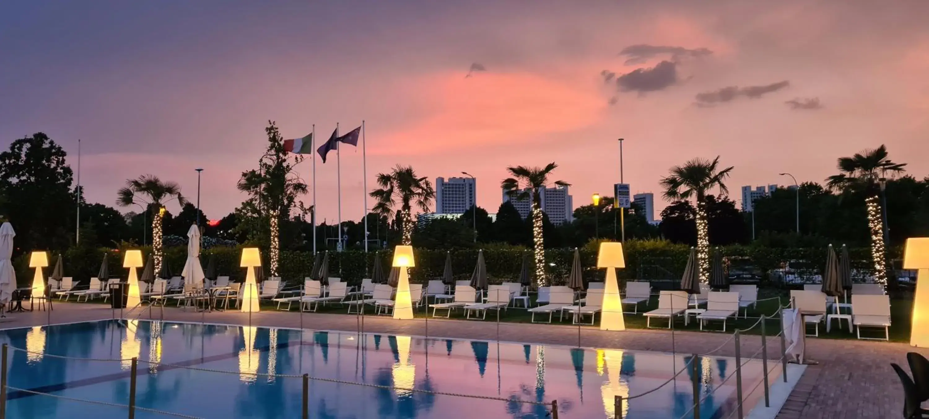 Swimming Pool in Hotel Michelino Bologna Fiera