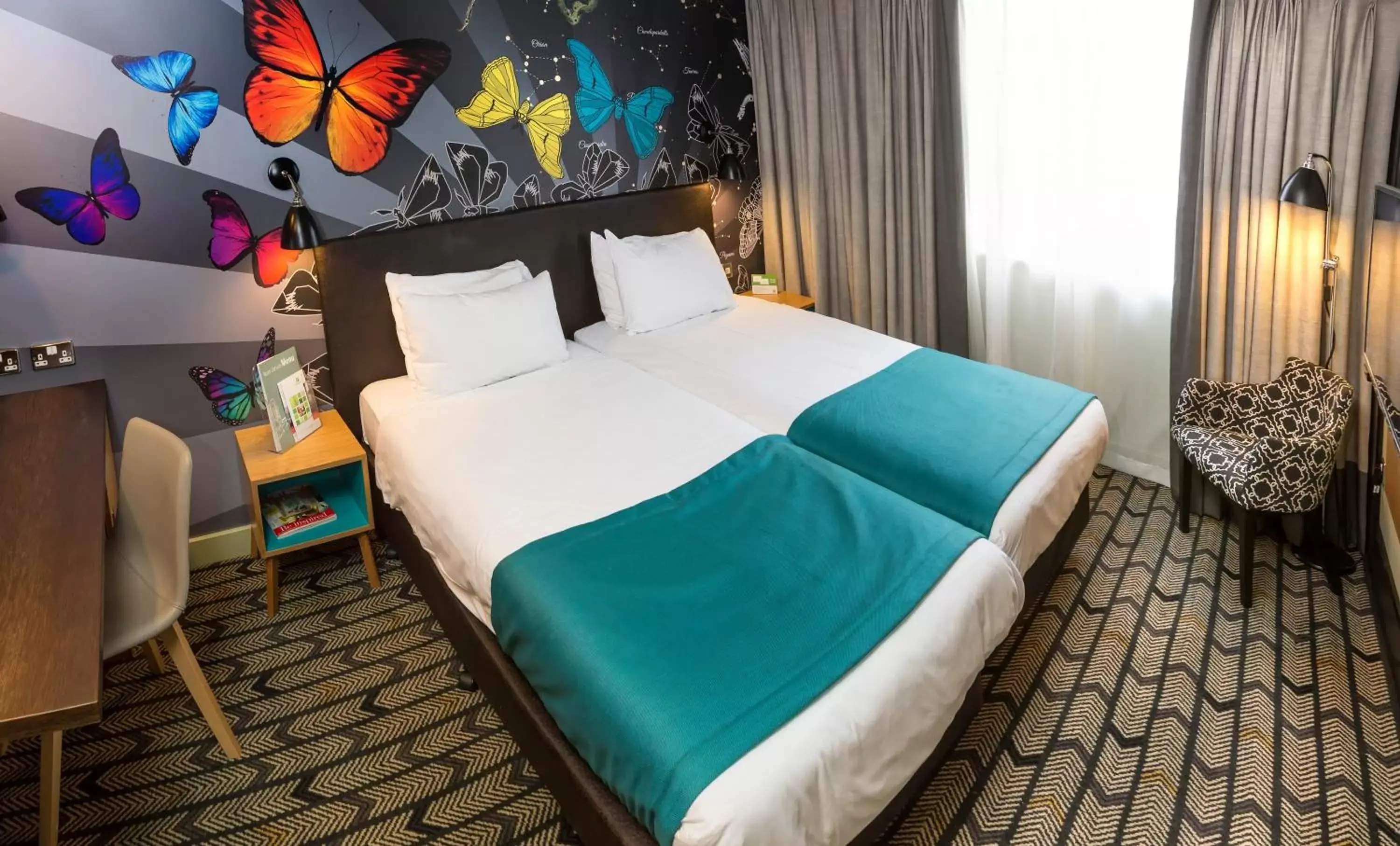 Photo of the whole room, Bed in Holiday Inn Salisbury - Stonehenge, an IHG Hotel