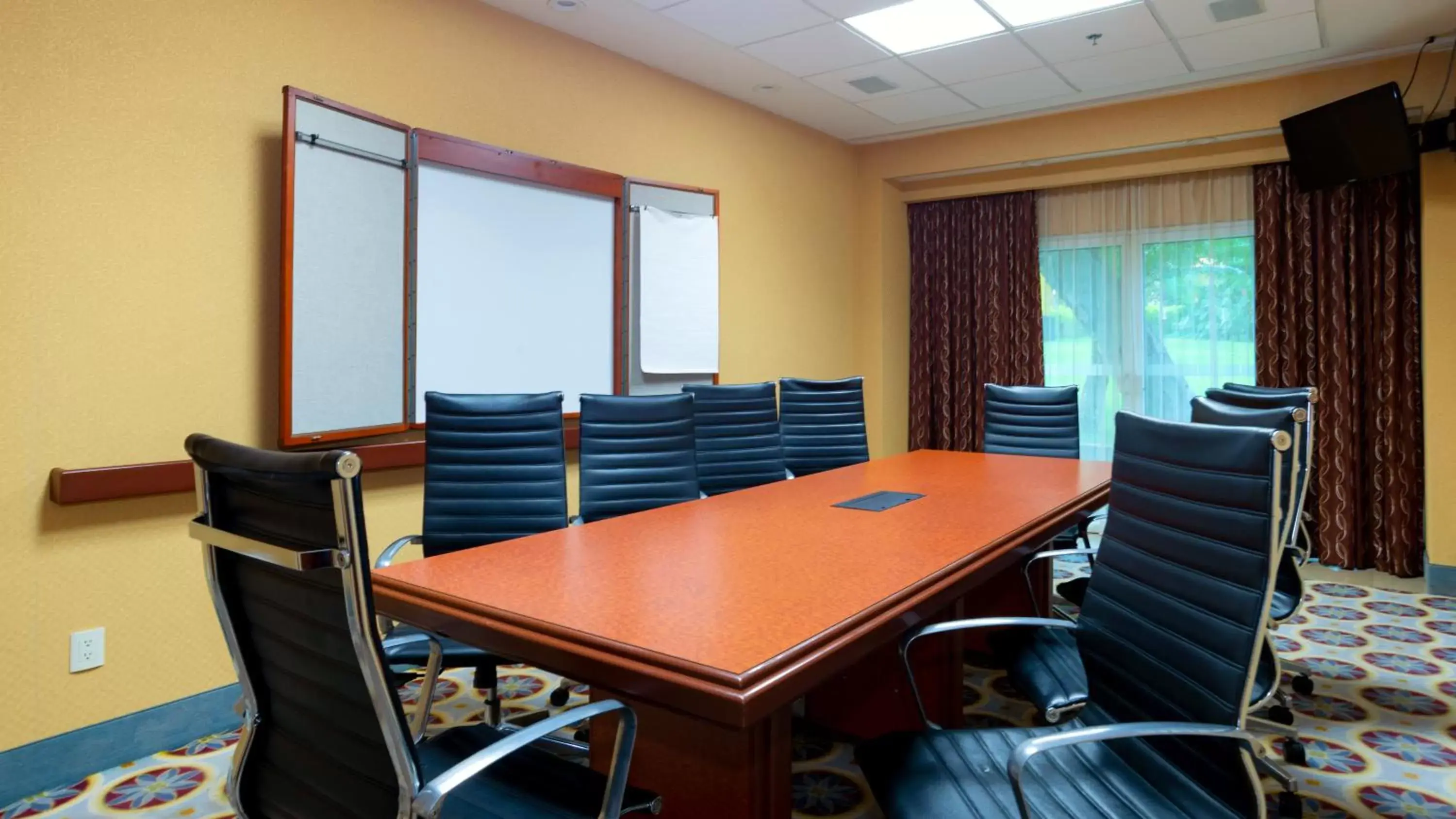 Meeting/conference room in Holiday Inn Express & Suites Cuernavaca, an IHG Hotel