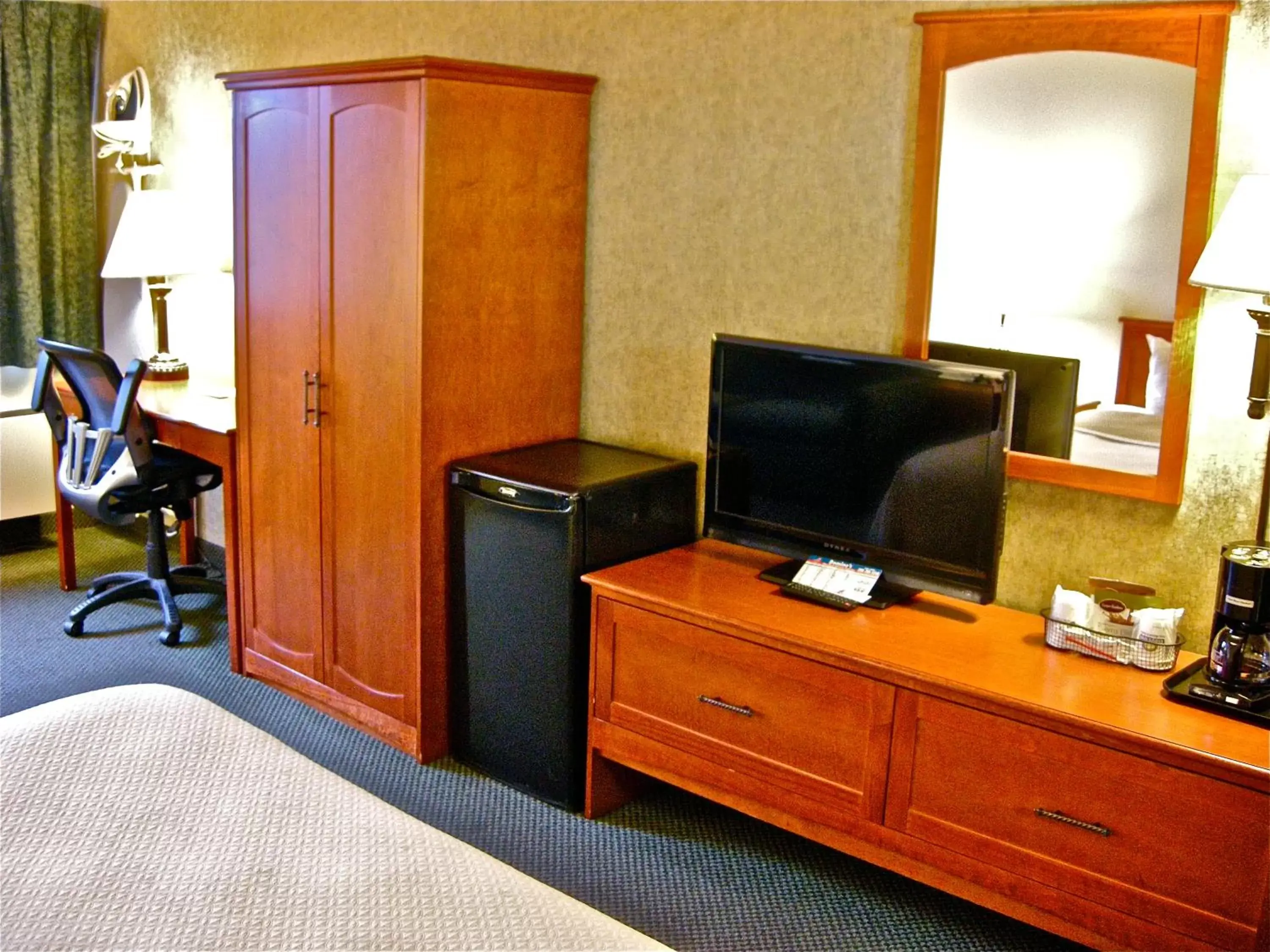 TV and multimedia, TV/Entertainment Center in Days Inn by Wyndham Coeur d'Alene