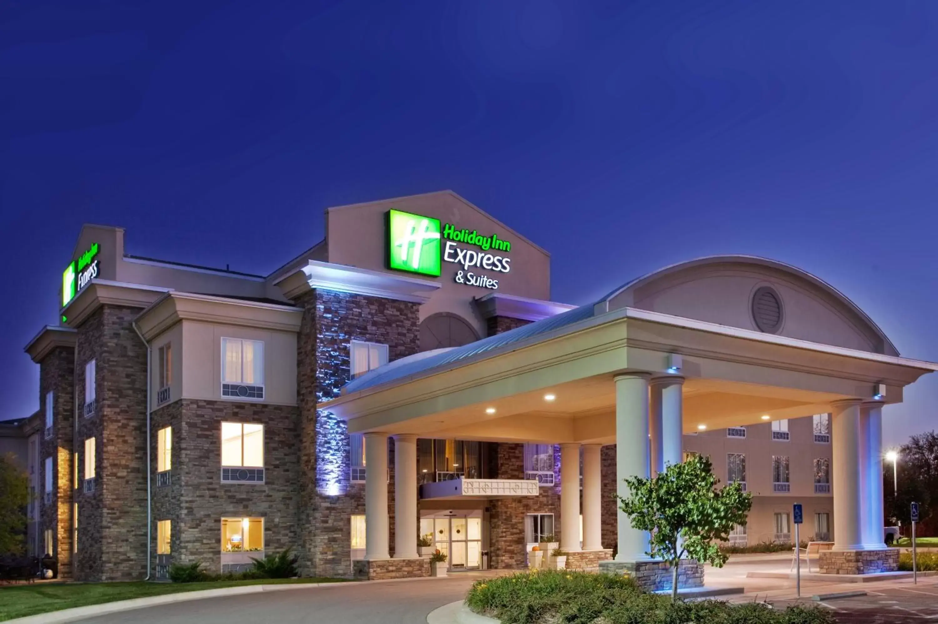 Property Building in Holiday Inn Express & Suites East Wichita I-35 Andover, an IHG Hotel