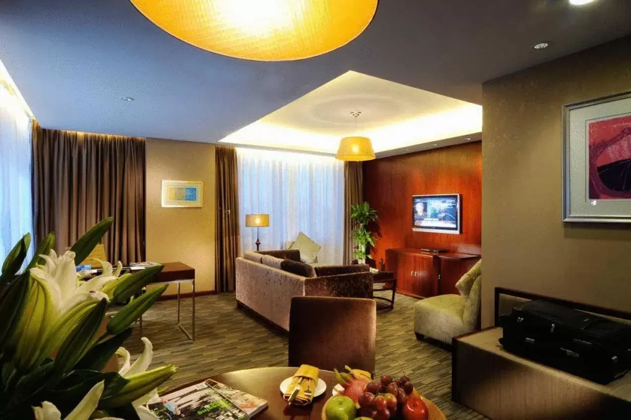 Living room, Seating Area in Crowne Plaza Beijing Zhongguancun, an IHG Hotel