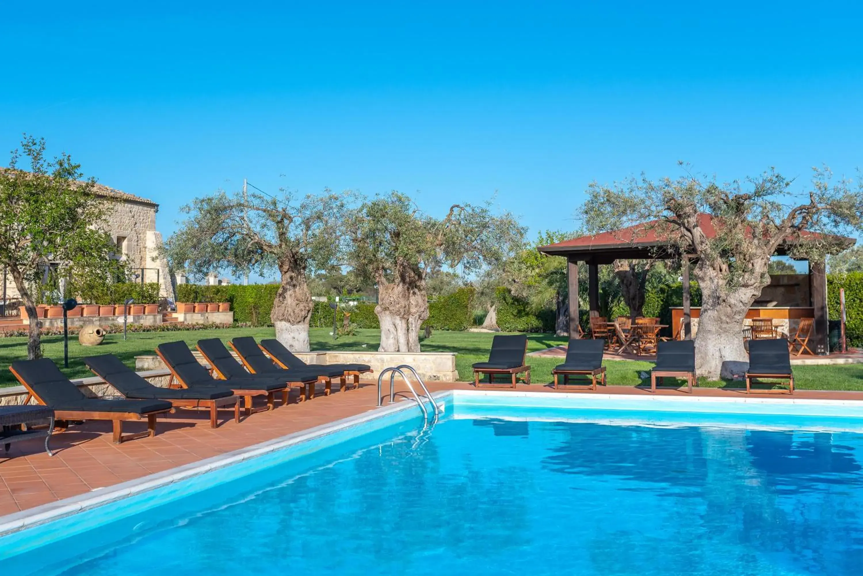 Garden, Swimming Pool in Torre Don Virgilio Country Hotel