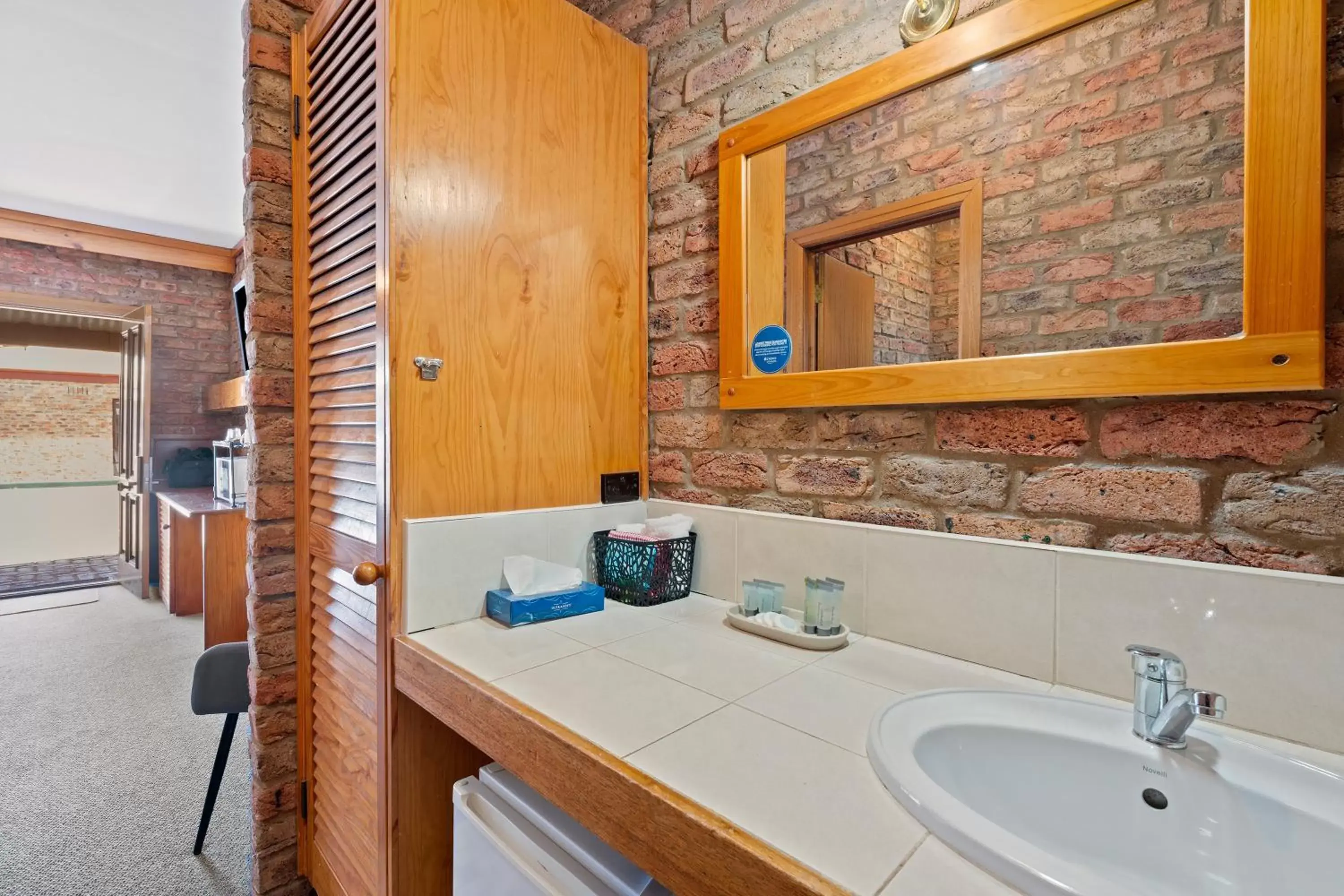 Bathroom in The Settlement Historic Hotel