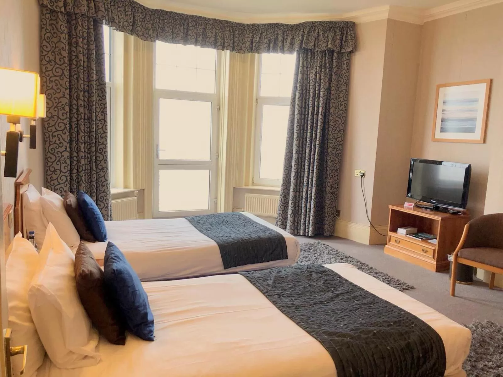 Bed in Hotel Victoria