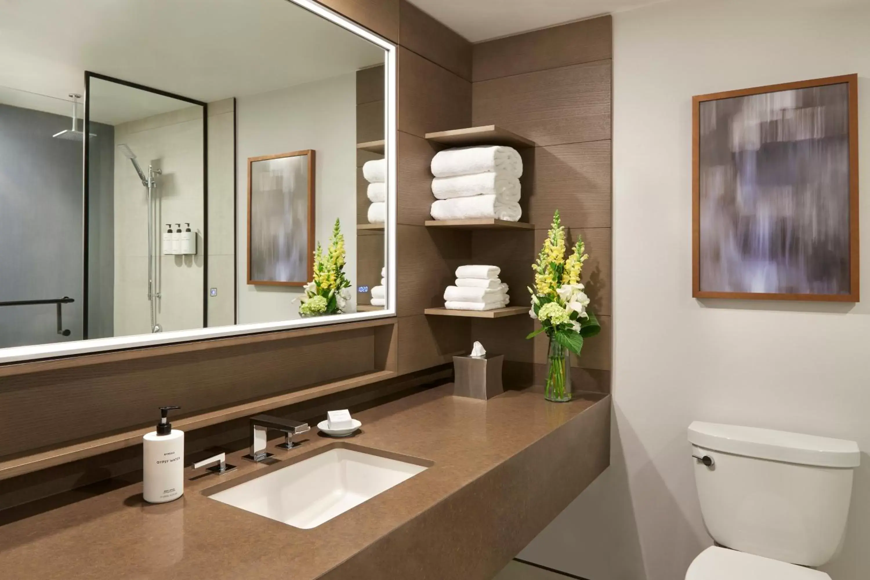 Bathroom in InterContinental Toronto Centre, an IHG Hotel