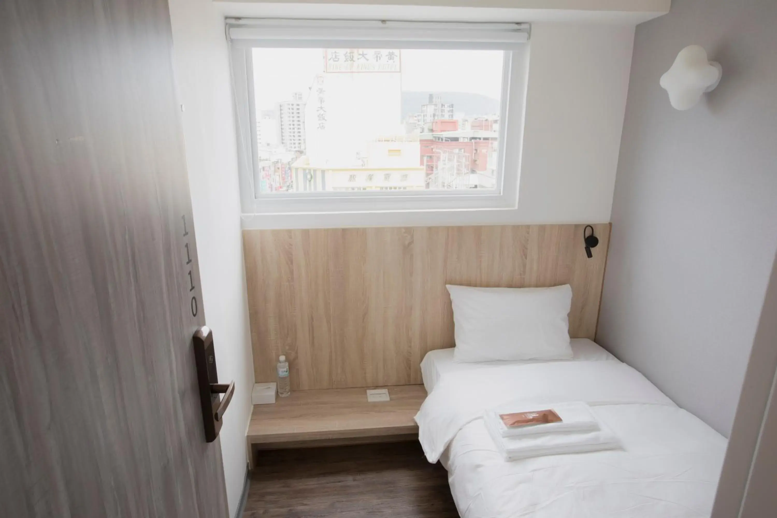 Bedroom, Bed in Single Inn - Kaohsiung Station