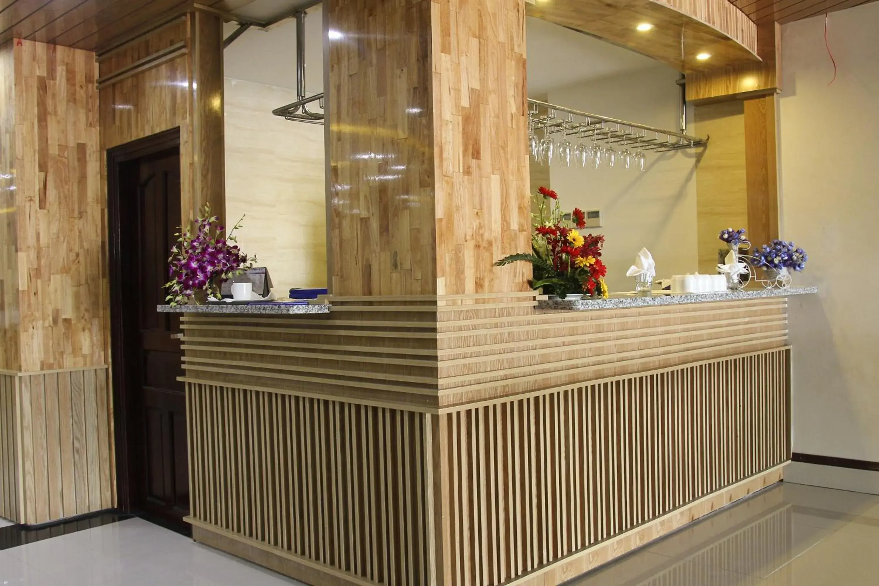 Restaurant/places to eat, Lobby/Reception in West Hotel