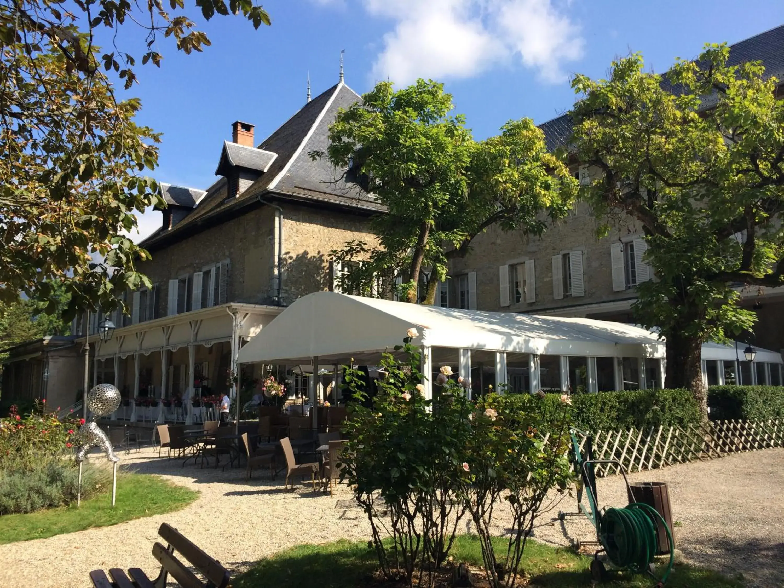 Property Building in Château des Comtes de Challes