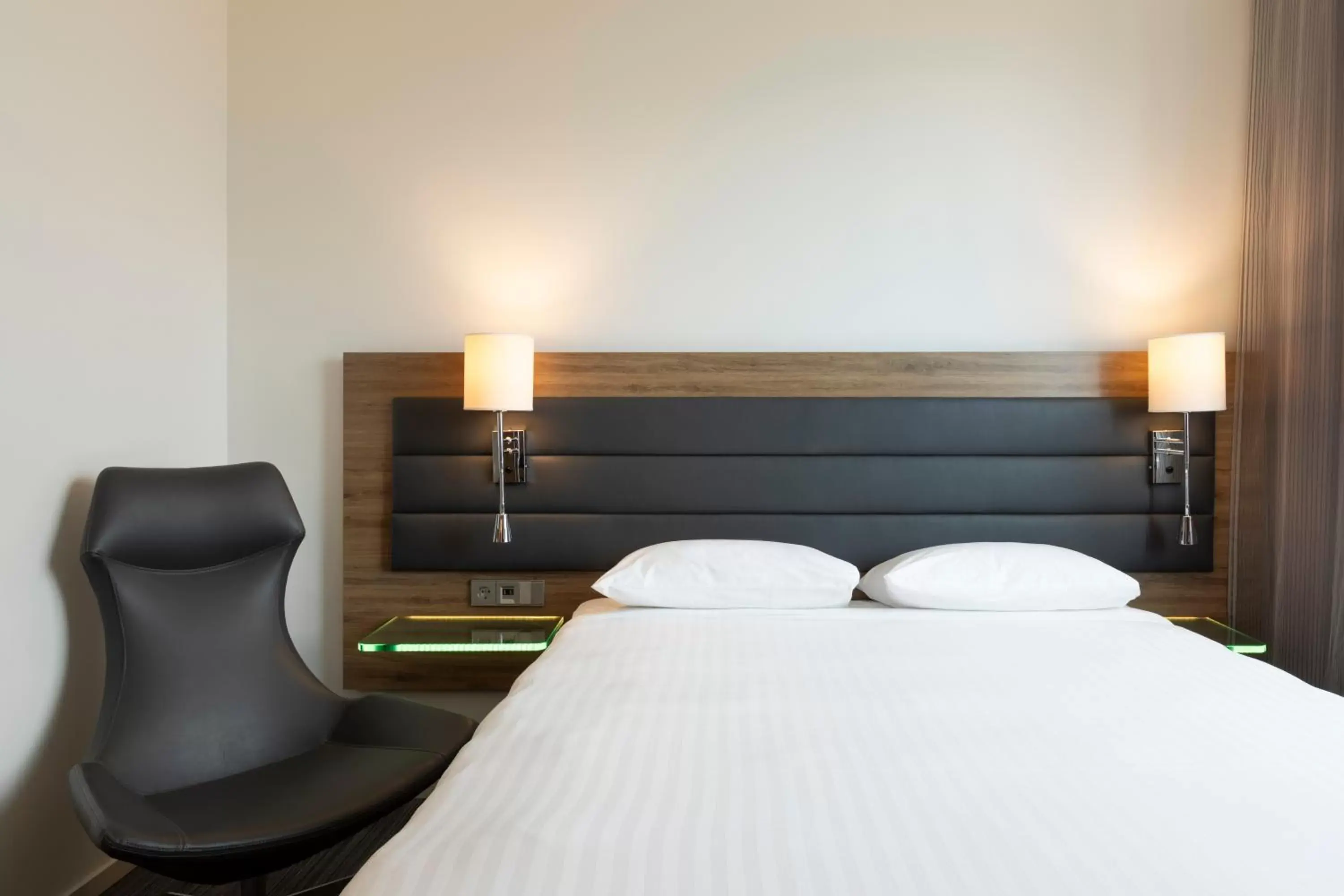 Bed in Moxy Edinburgh Airport