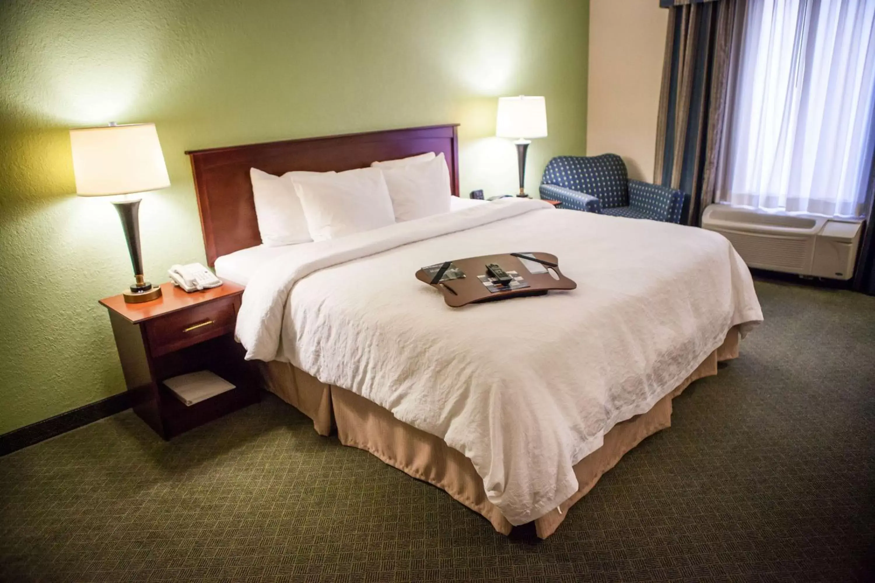 Bed in Hampton Inn & Suites, Springfield SW