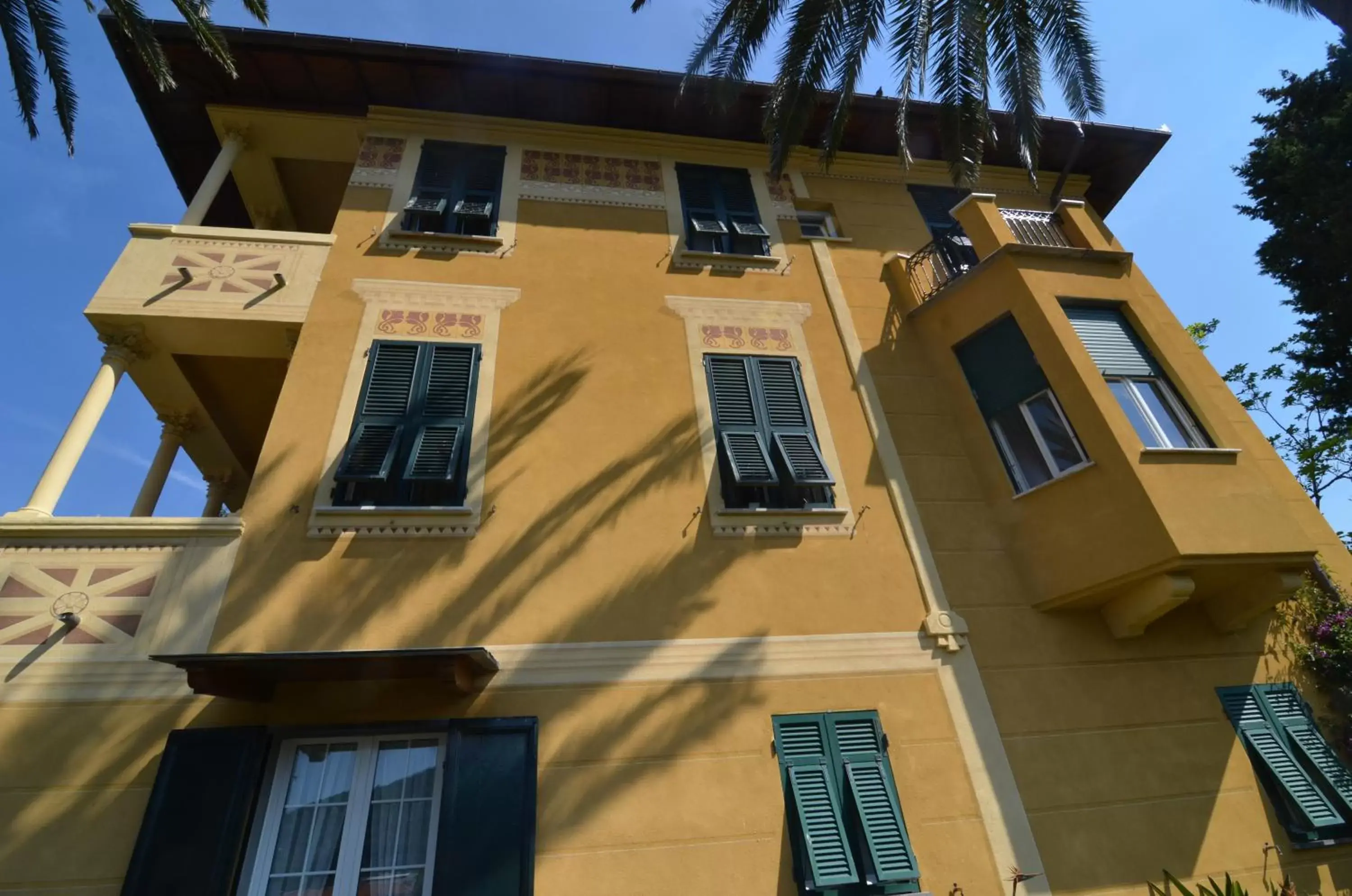 Facade/entrance, Property Building in Villa Margherita