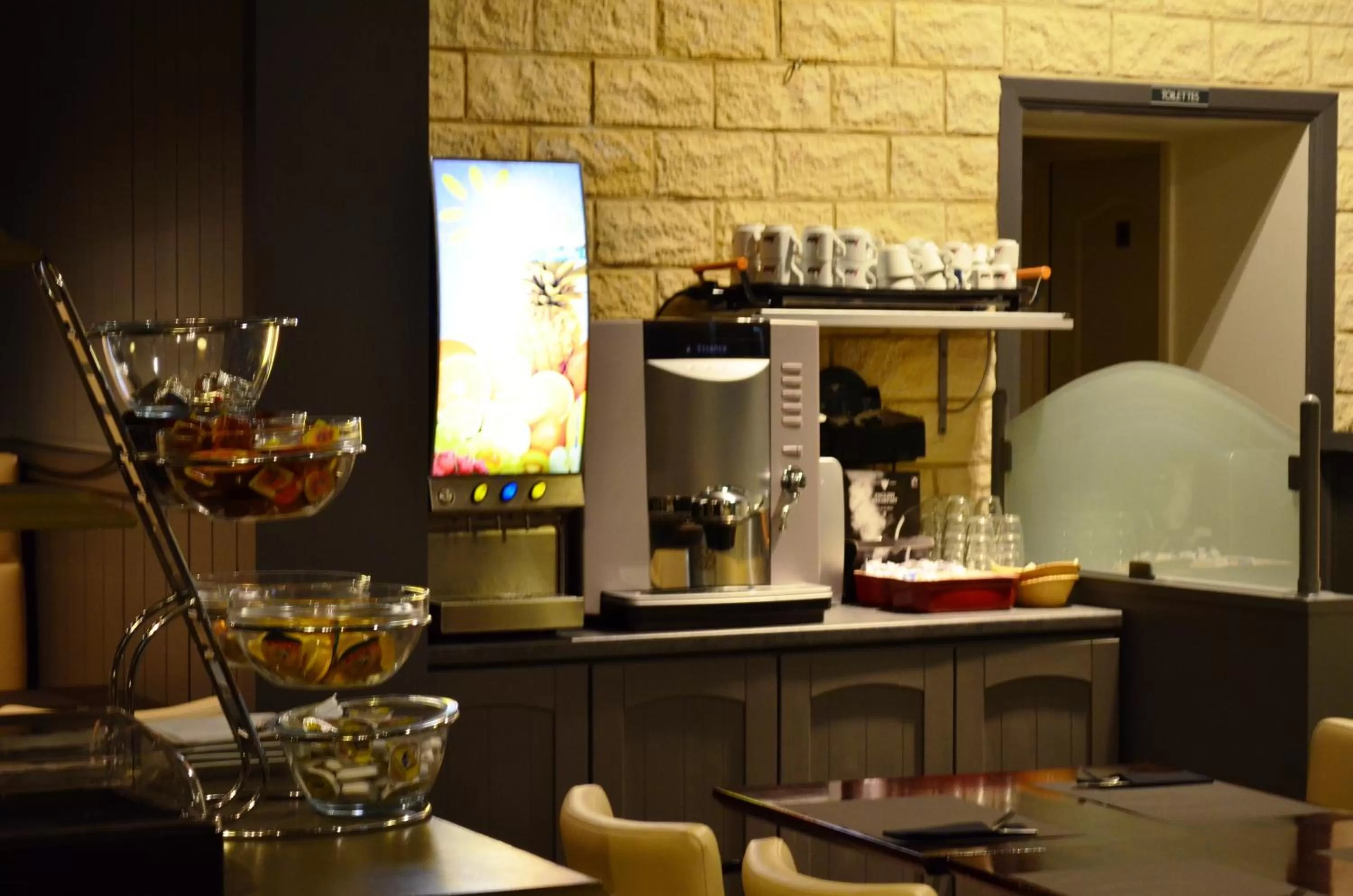 Restaurant/places to eat in Hotel Taormina Brussels Airport