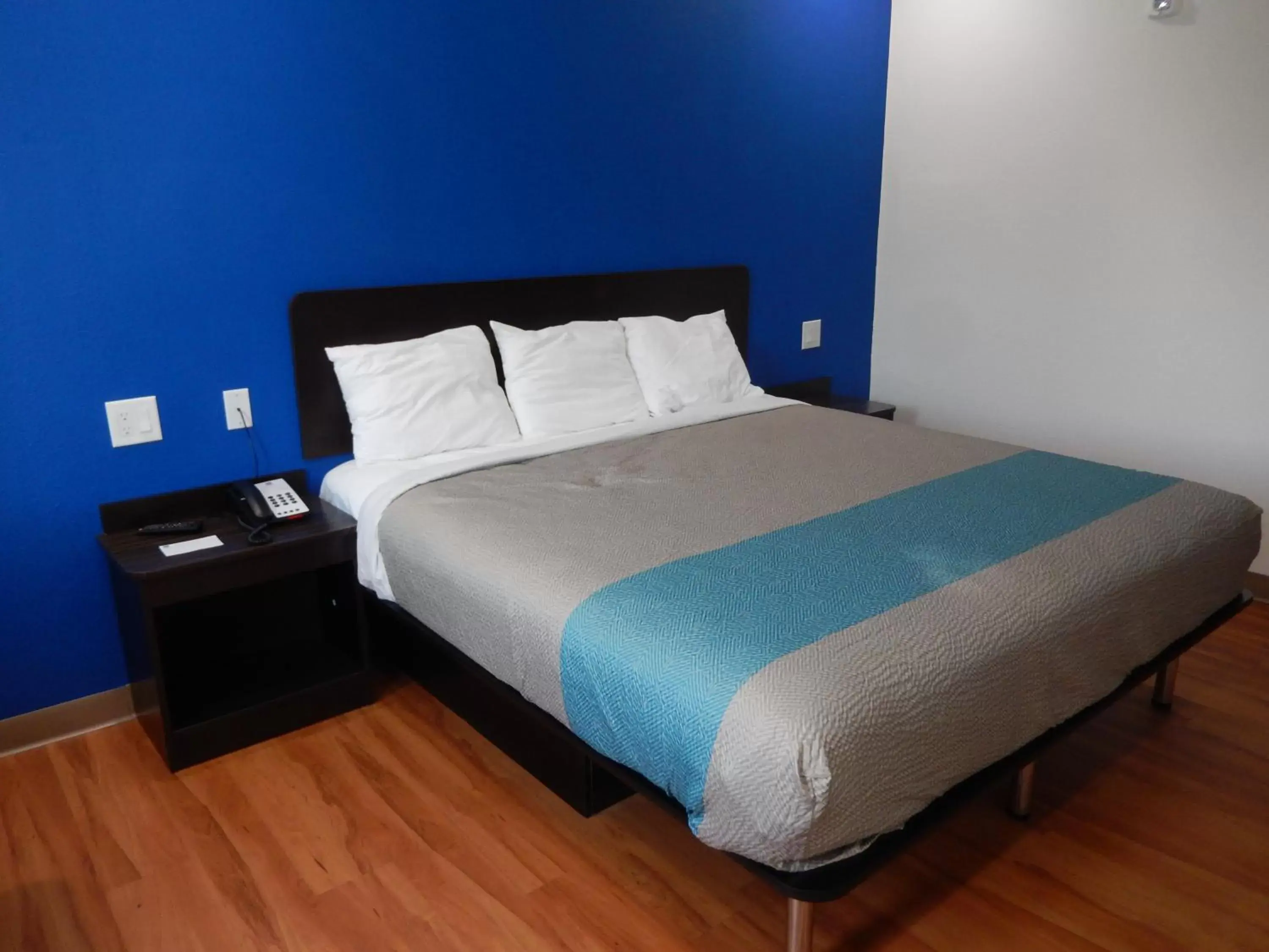 Bed in Motel 6-Houston, TX - Downtown North
