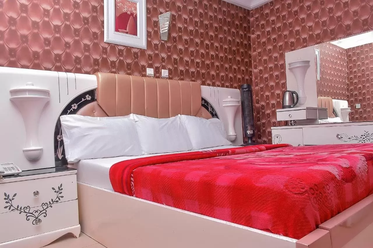 Bed in World Class Hotel & Apartments