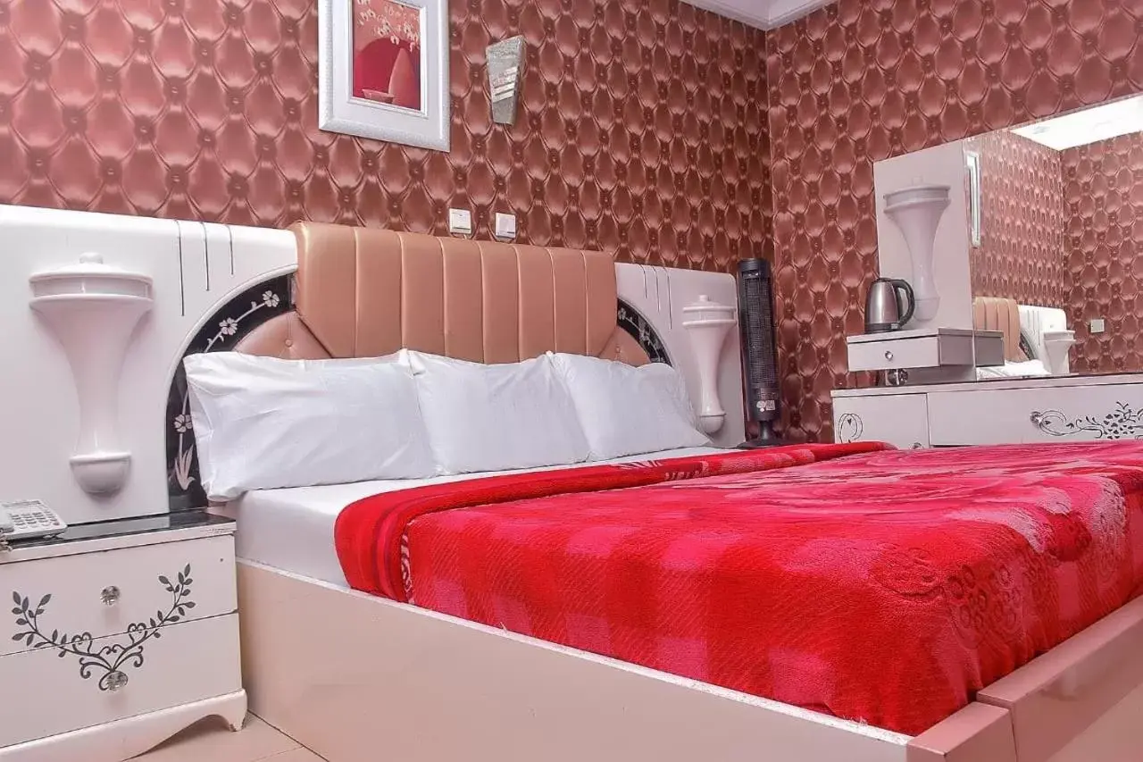 Standard King Room in World Class Hotel & Apartments Standard King Room in World Class Hotel & Apartments