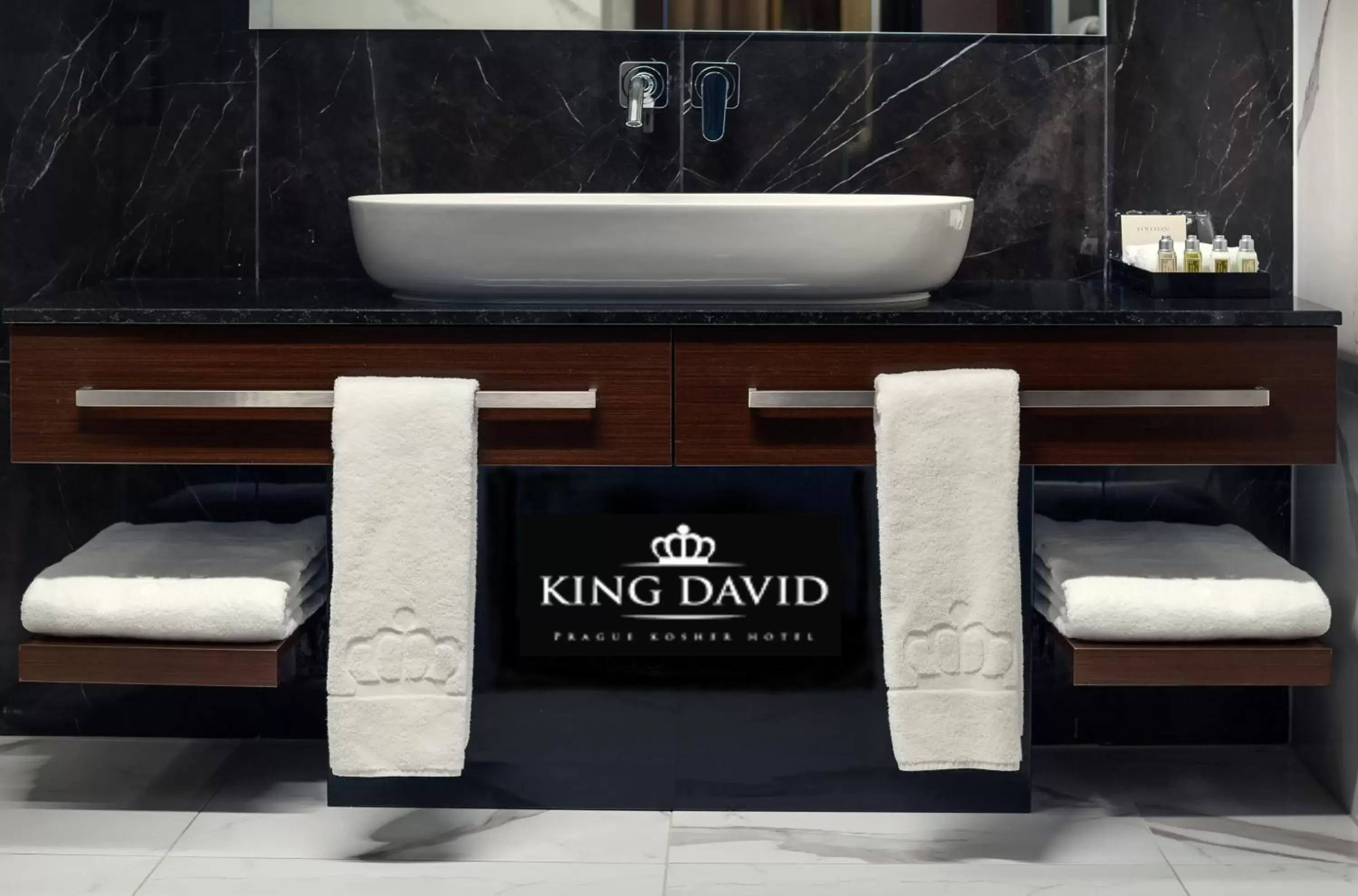 Bathroom in Kosher Hotel King David Prague