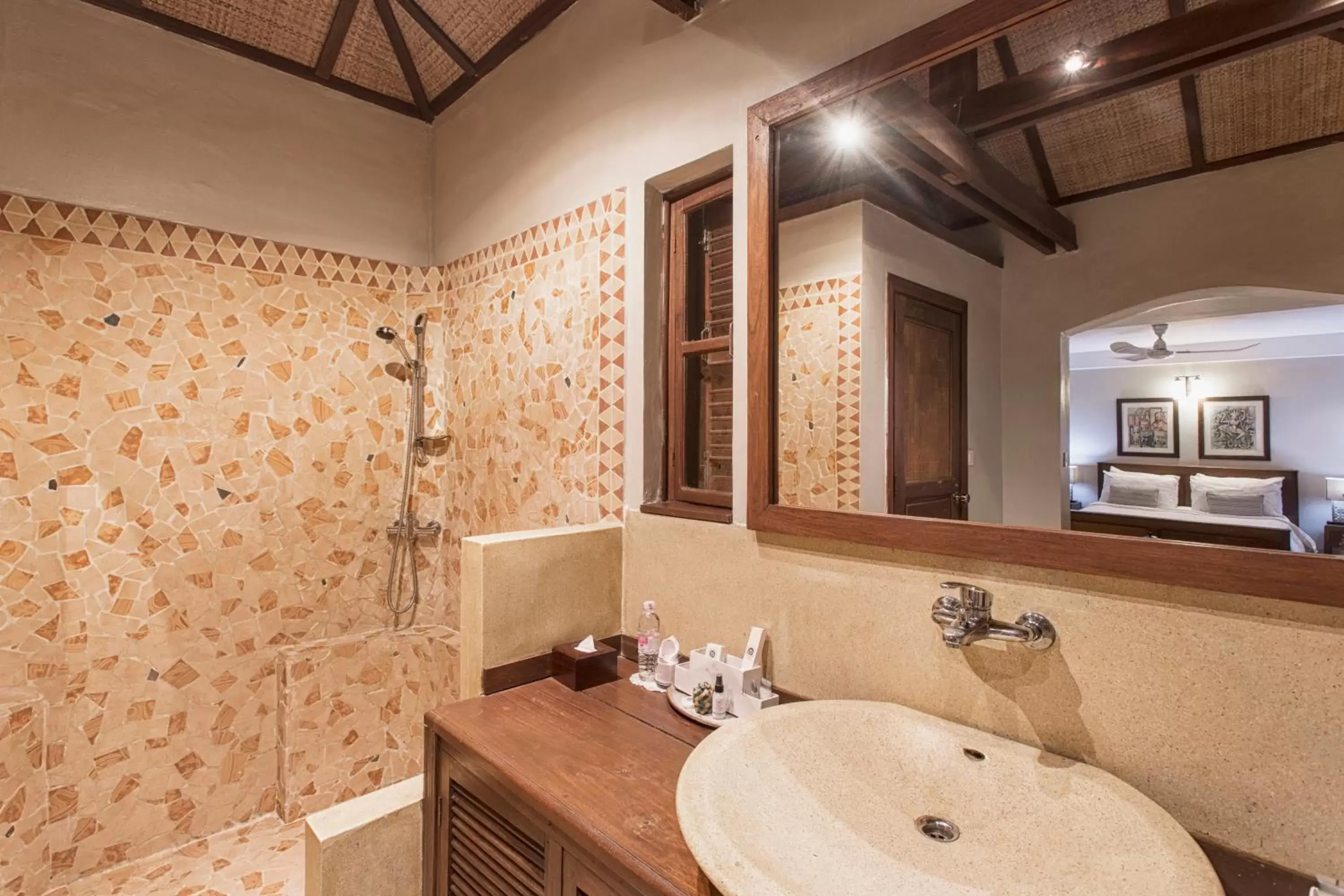 Shower, Bathroom in La Palmeraie D'angkor