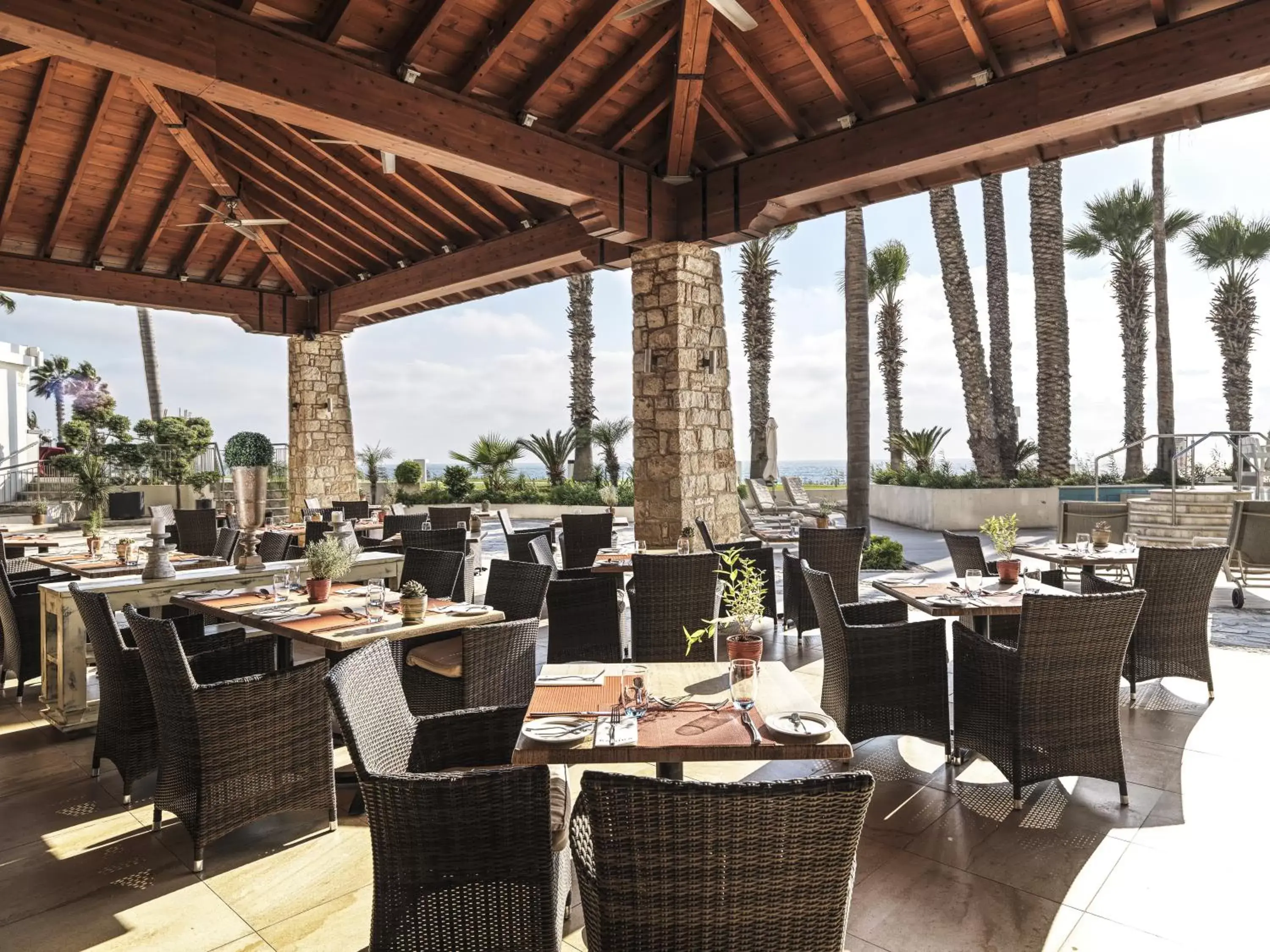 Restaurant/Places to Eat in Alexander The Great Beach Hotel