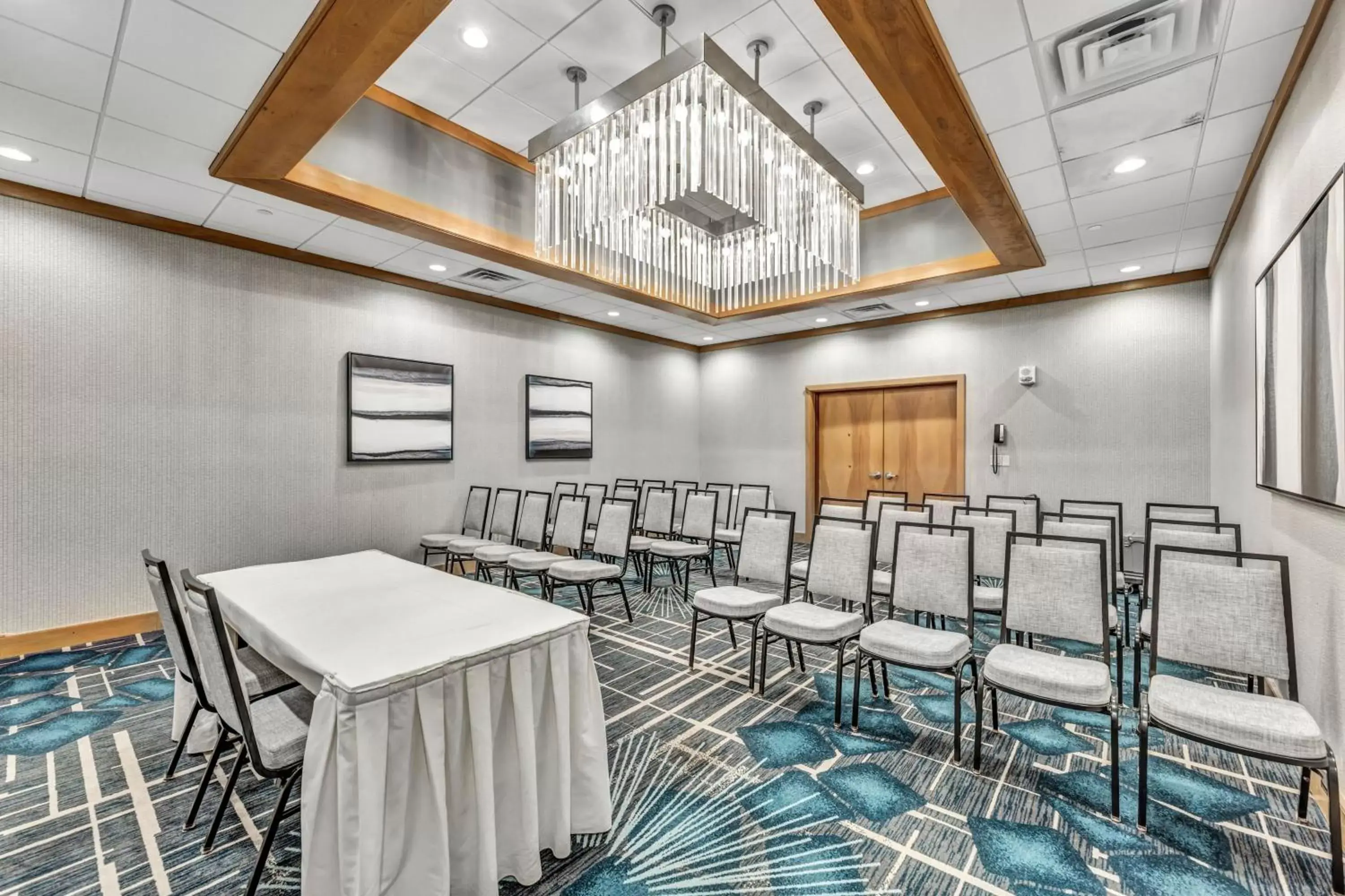 Meeting/conference room in Delta Hotels by Marriott Racine