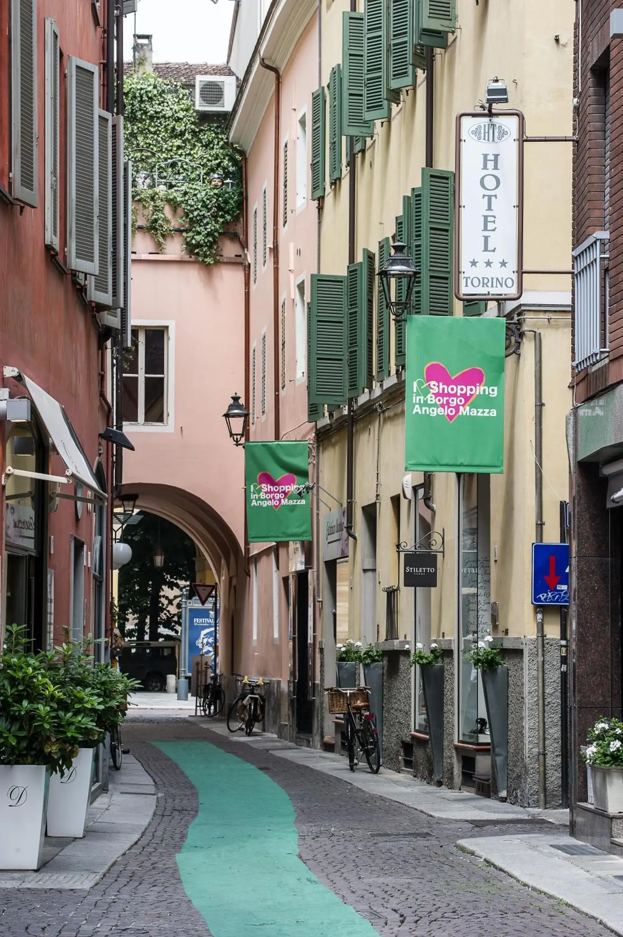 Facade/entrance, Neighborhood in Hotel Torino