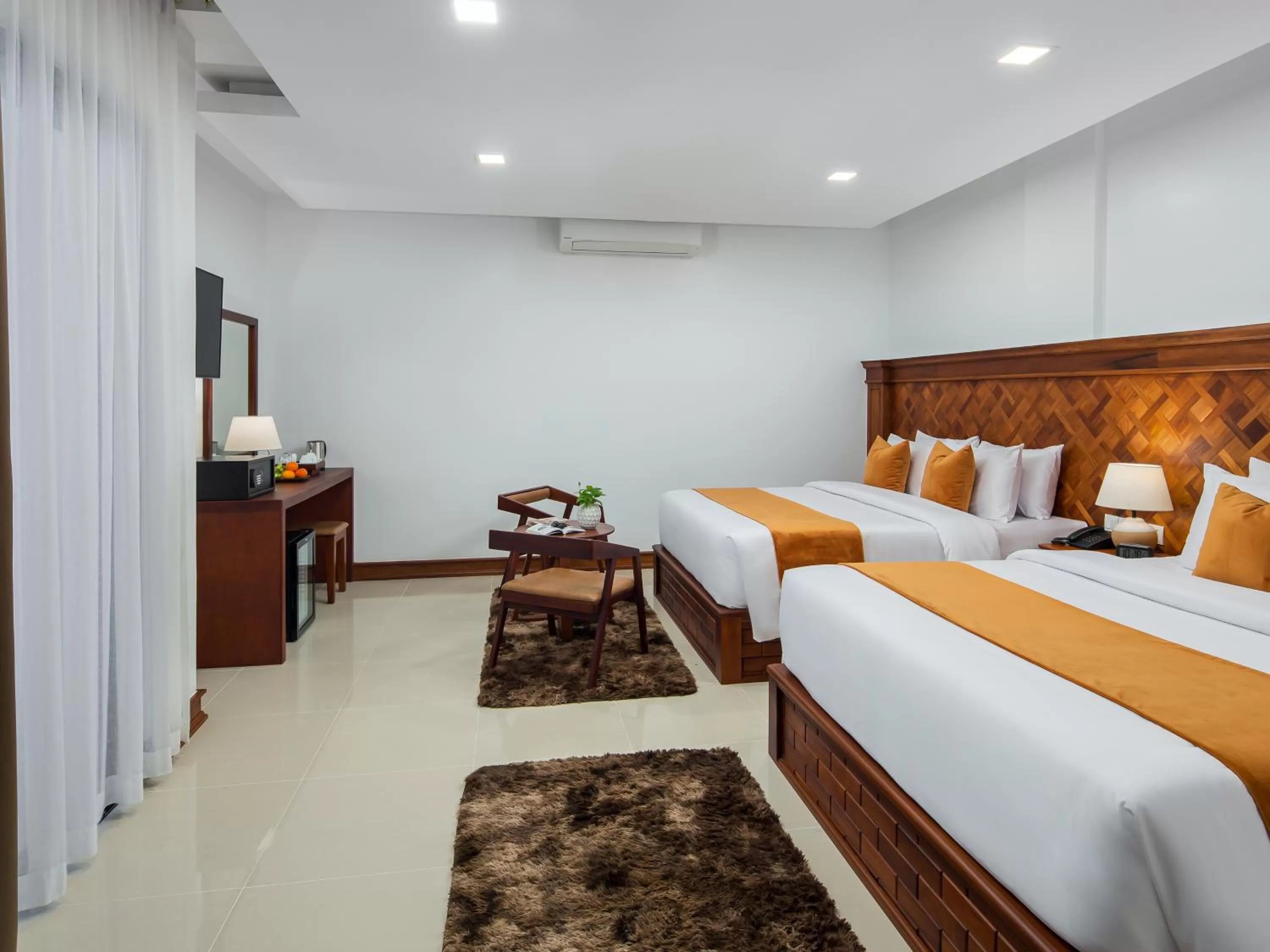 Bedroom, Bed in Homewood Hotel