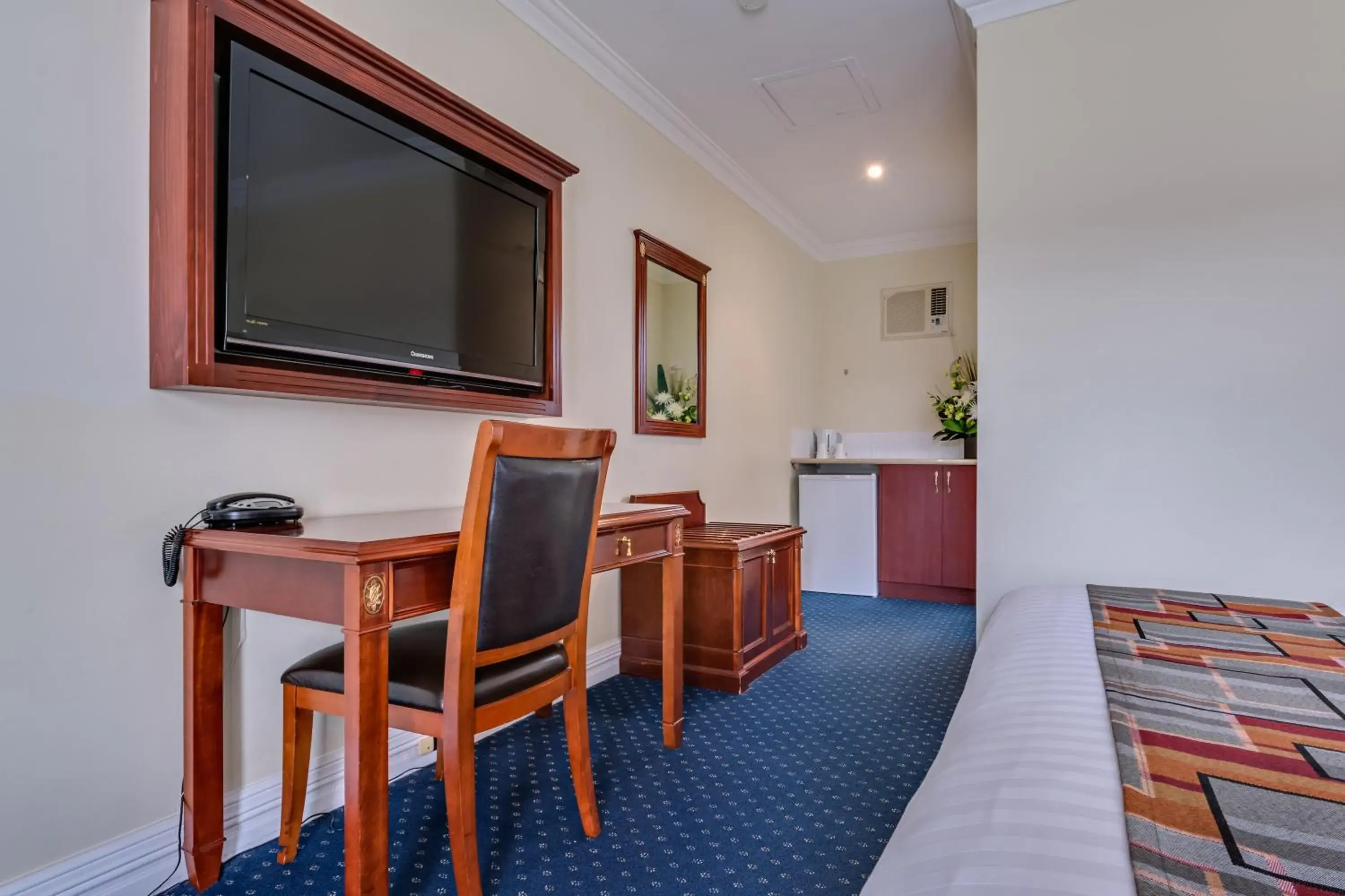 TV and multimedia, TV/Entertainment Center in ibis Styles Albany