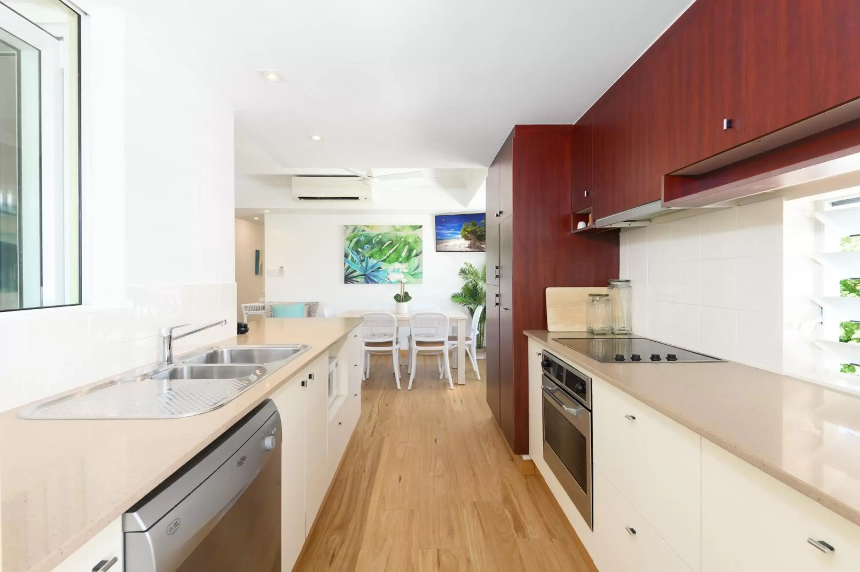 Kitchen/Kitchenette in Verandahs Boutique Apartments