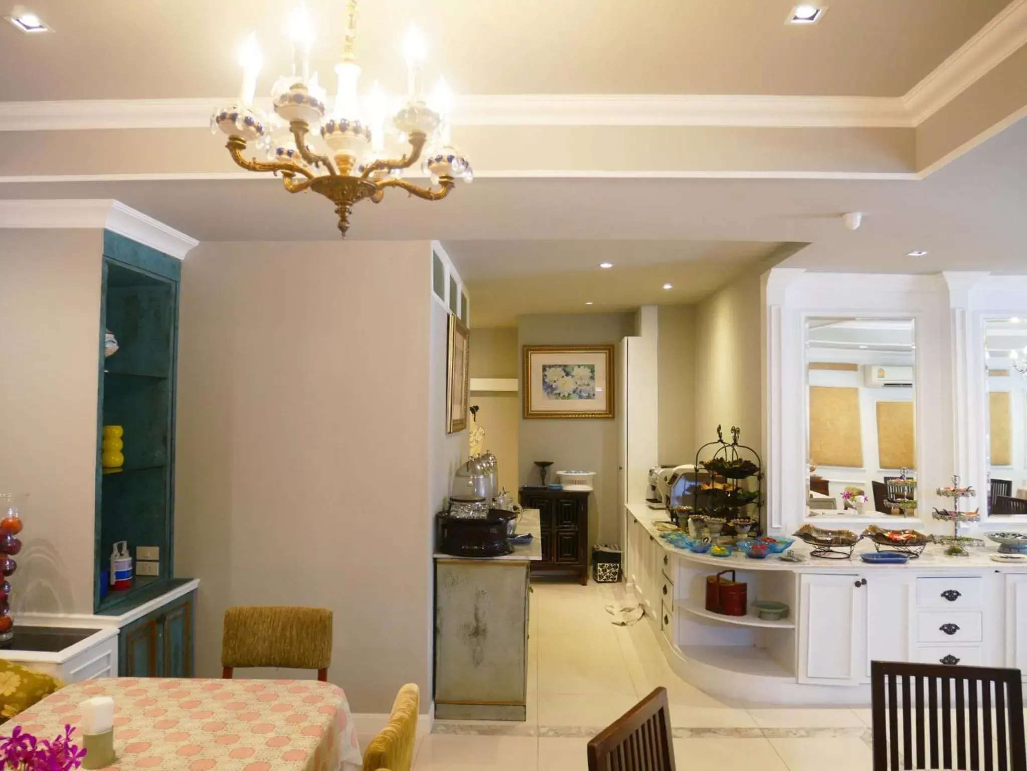Coffee/tea facilities, Kitchen/Kitchenette in At Pingnakorn Hotel