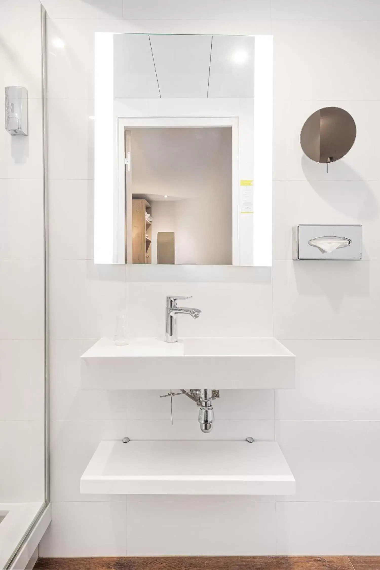 Bathroom in Courcelles Médéric